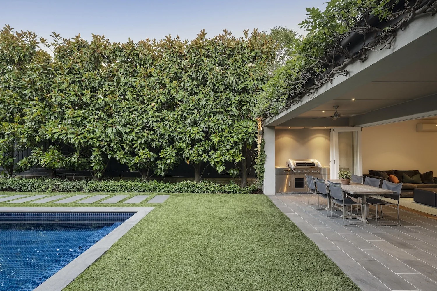5-moore-street-hawthorn-vic-3122-for-sale-outdoor-entertaining.jpg