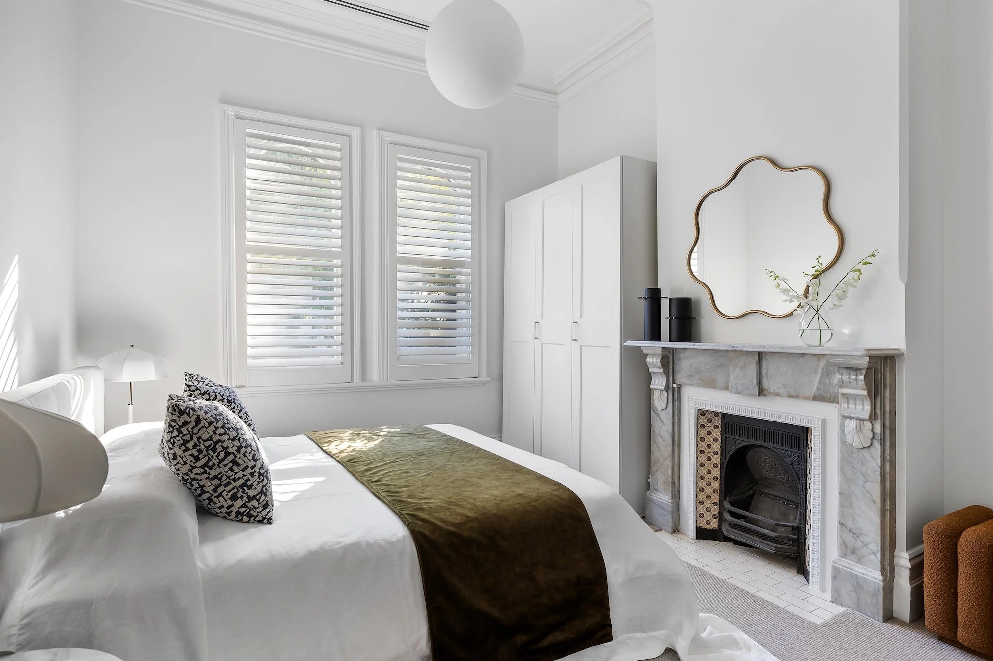 44-tivoli-road-south-yarra-vic-3141-for-sale-bedroom-fireplace-heritage.jpg