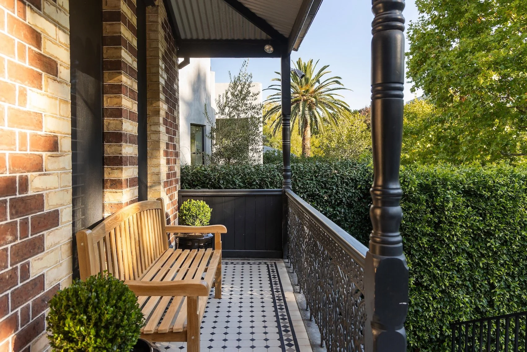 44-tivoli-road-south-yarra-vic-3141-for-sale-verandah.jpg