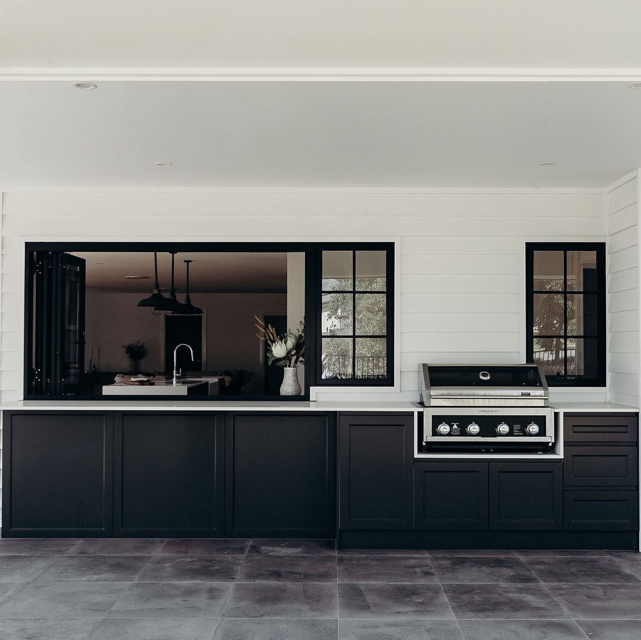 Beautiful outdoor BBQ area. 
.
#outdoorkitchen #bbqarea #joinerydesign #countryhome #designedandbuiltbyus #kitchen #kitchendesign #bbqdesign