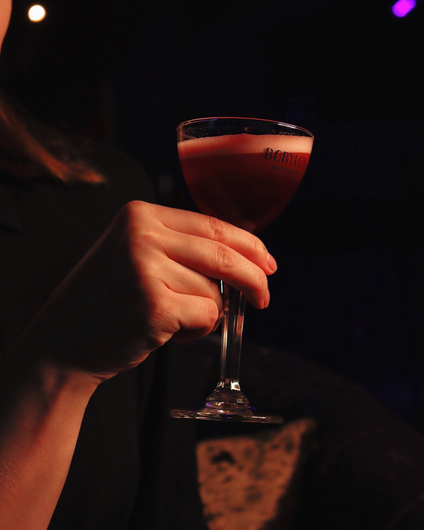 Joko olet l&ouml;yt&auml;nyt suosikki cocktailisi listaltamme? 🍸

#babylonclubandgarden #helsinkibar #cocktailbar #cocktails #nightclub #myhelsinki #visithelsinki #erottaja #erottaja2