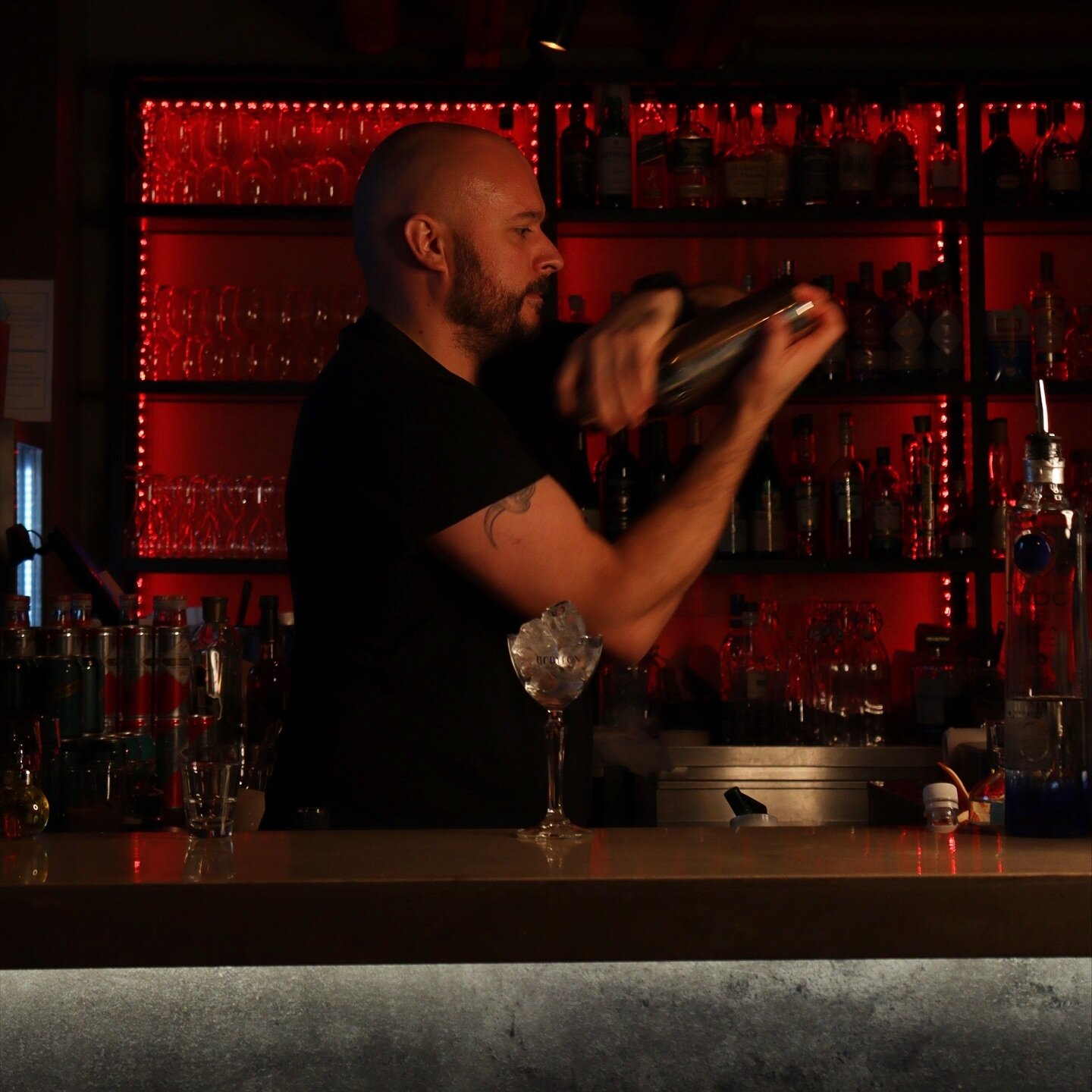 Shaking cocktails again this weekend 🍸

Pe-la 22-04
K24

P&ouml;yt&auml;varaukset &amp; lis&auml;tiedot: booking@babylonhki.fi

#babylonclubandgarden #helsinkibar #cocktailbar #cocktails #nightclub #myhelsinki #visithelsinki #erottaja #erottaja2