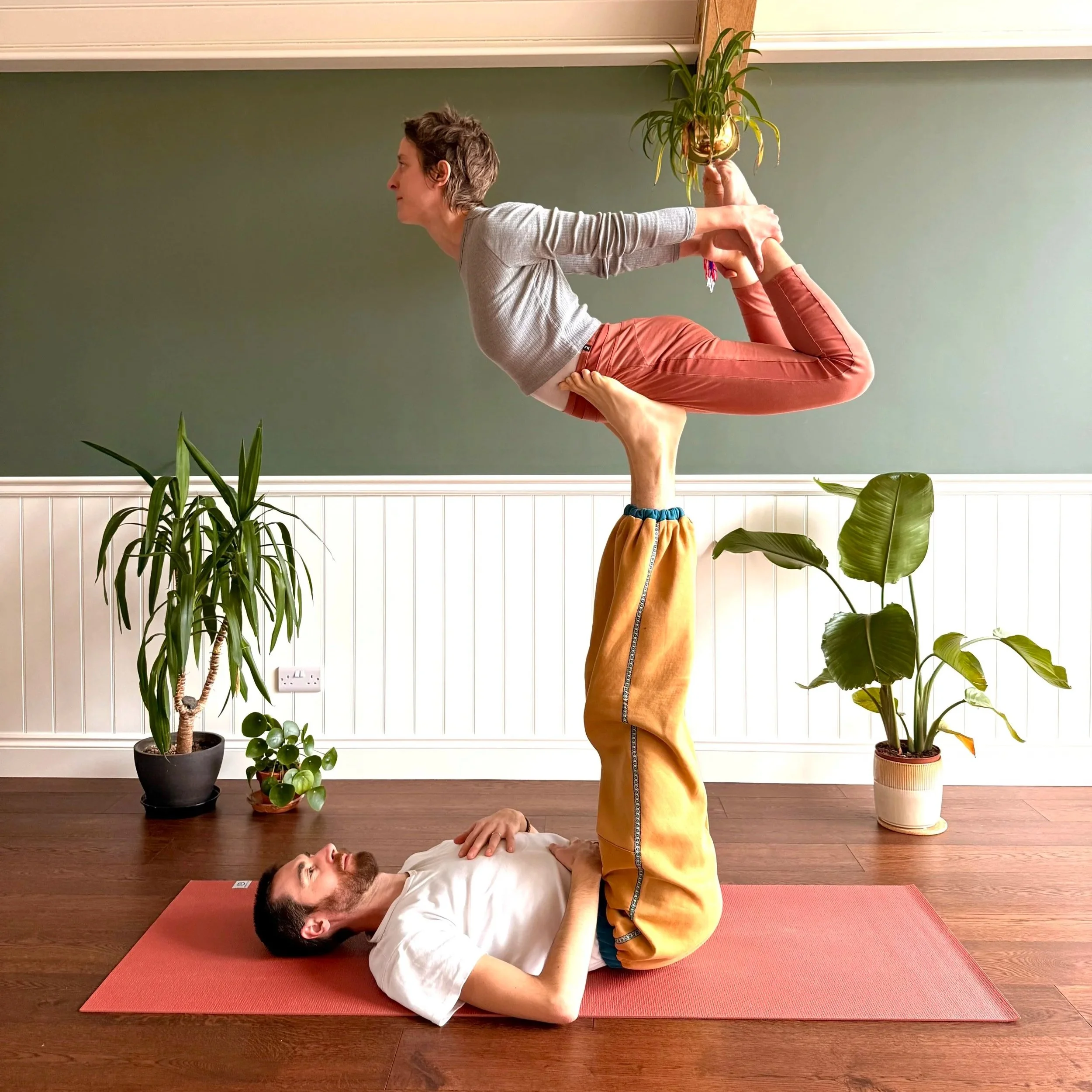 ACRO YOGA WORKSHOP