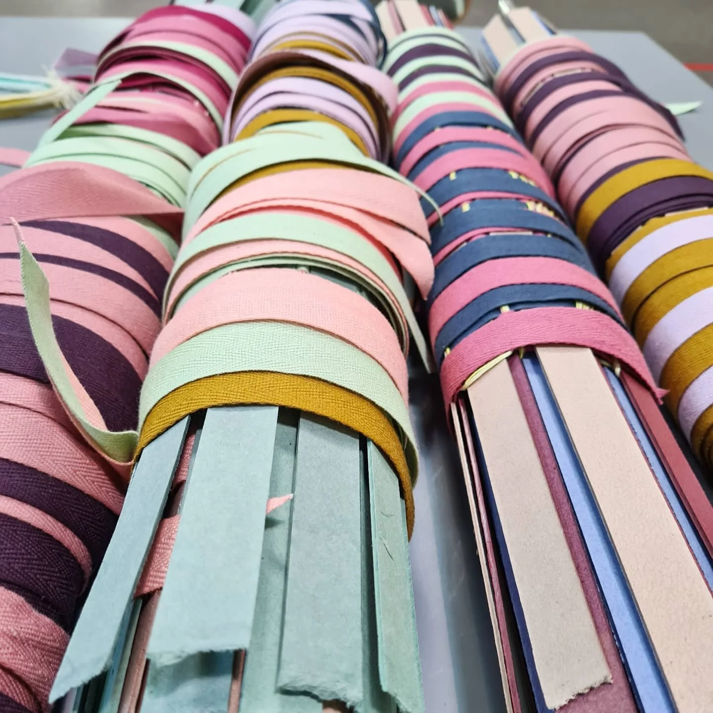 Rolled up and ready for the next exhibition in Silkeborg (my hometown). Thank you @suzannereitsma and @godsbanen for the invitation to exhibit.

#weaving #colour #colourlove #textileart #contemporary #v&aelig;v #v&aelig;vning #weaversofinstagram #dan