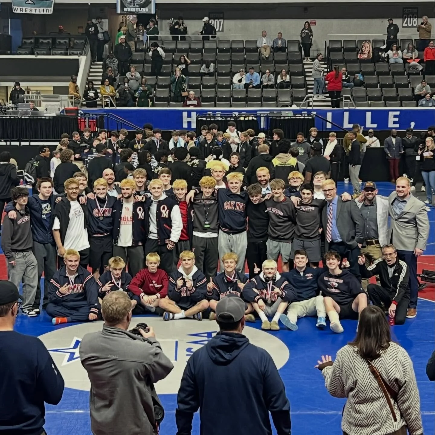 🚨🚨🚨7A STATE CHAMPIONS🚨🚨🚨
Huge congratulations to Coach Briggs and our wrestling team on an incredible performance to win the 7A State Championship. Four individual state champions and two runners ups! Look forward to celebrating them this week!