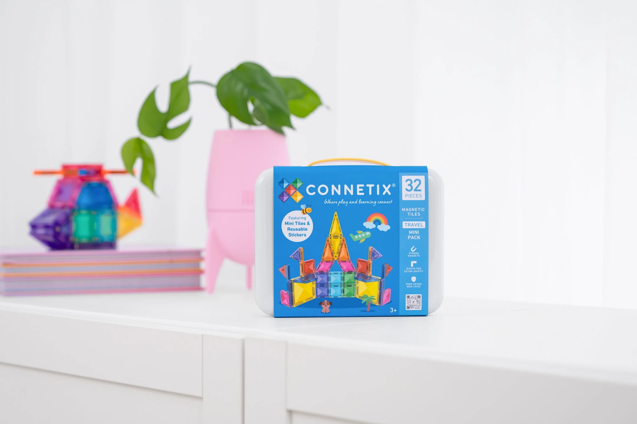 CONNETIX 32 Piece Travel Mini Pack magnetic tiles in portable carry tin