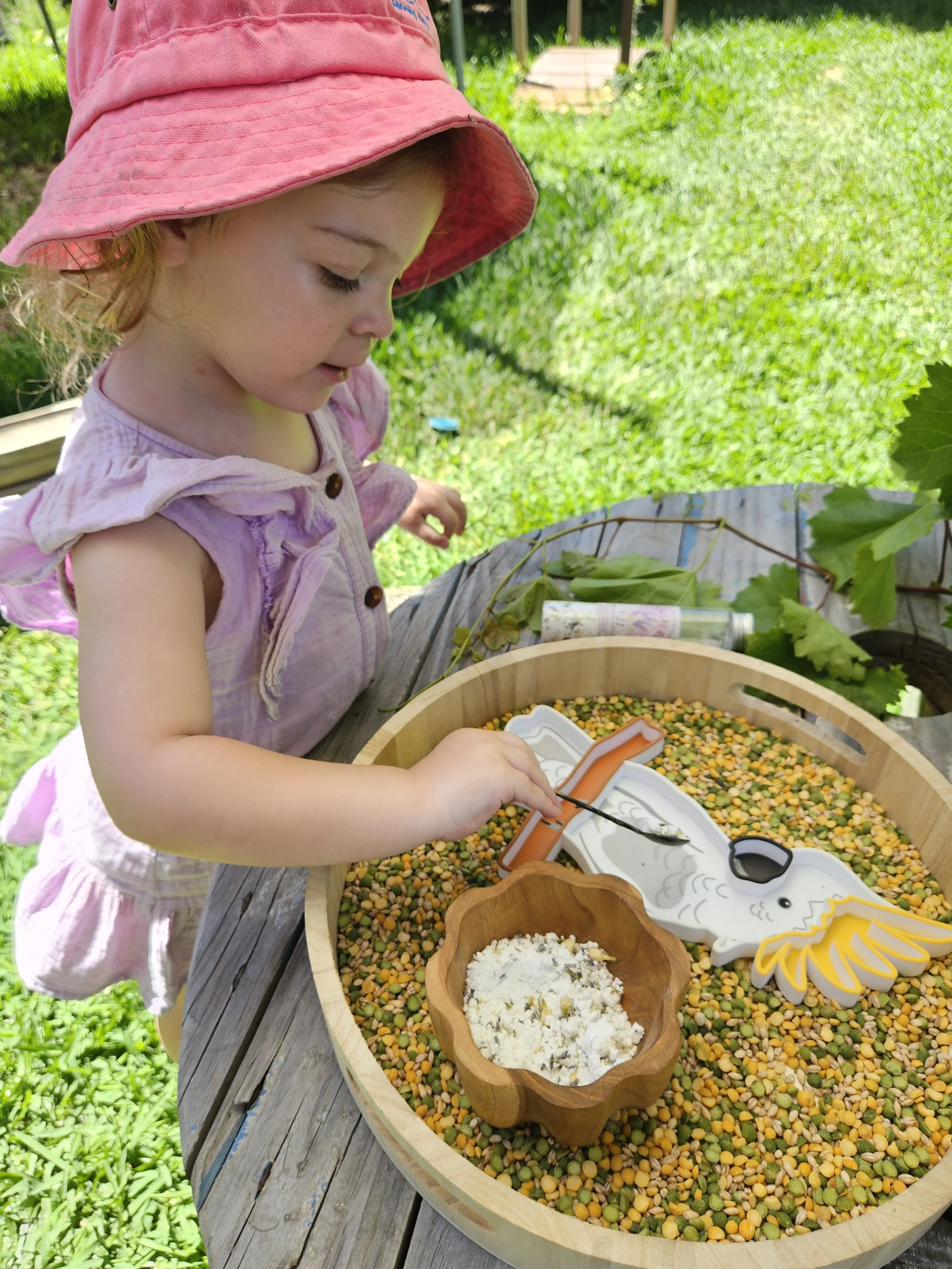 Australian Cockatoo Sensory Play Tray