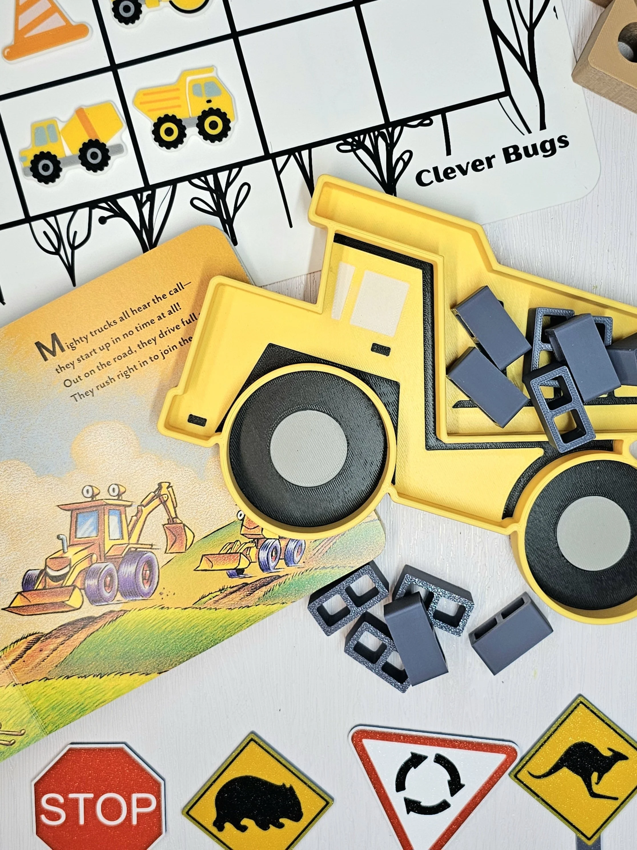 Open-ended construction play activity encouraging creativity, building and problem-solving.