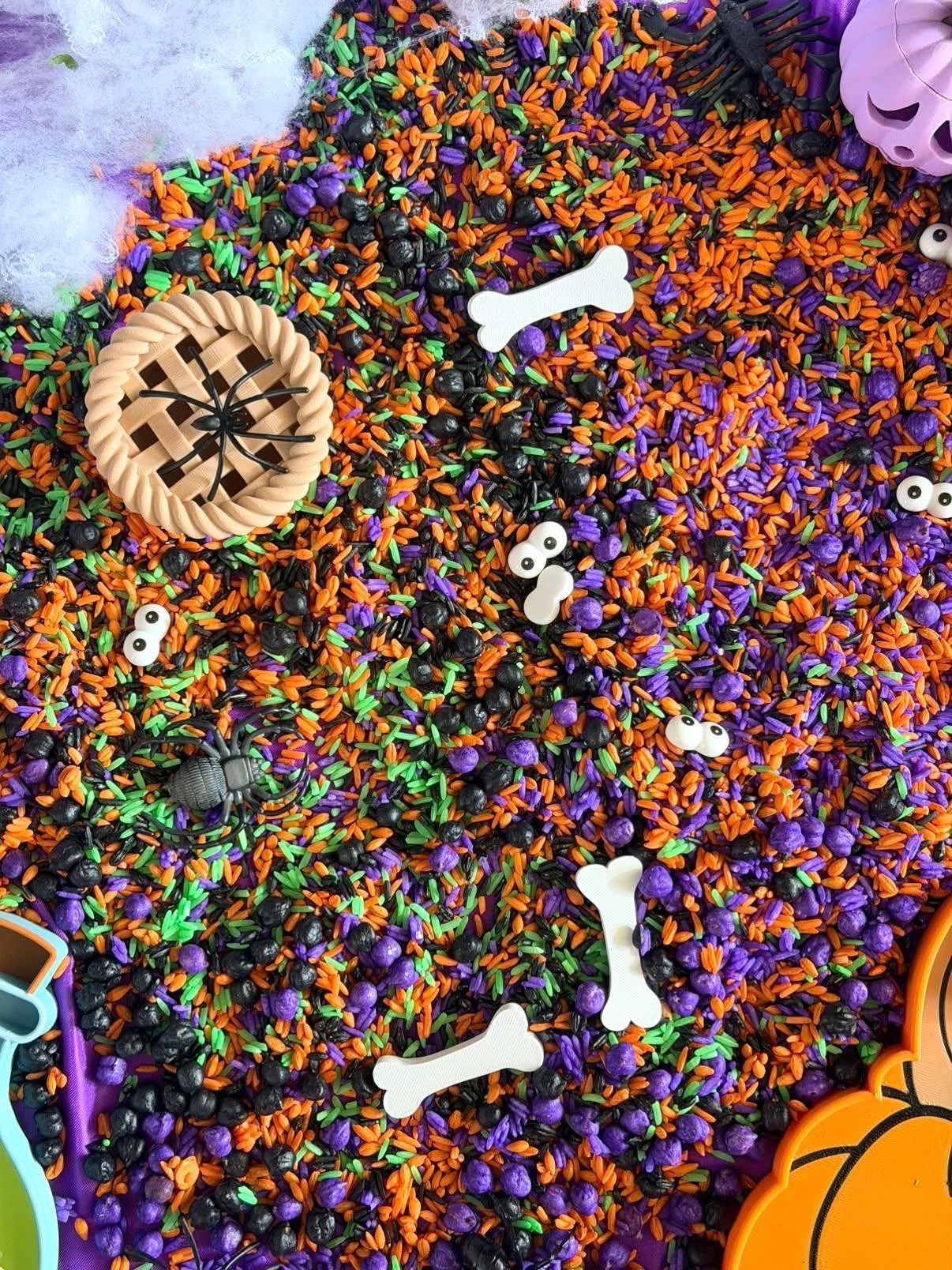 Halloween sensory kit pie.jpg