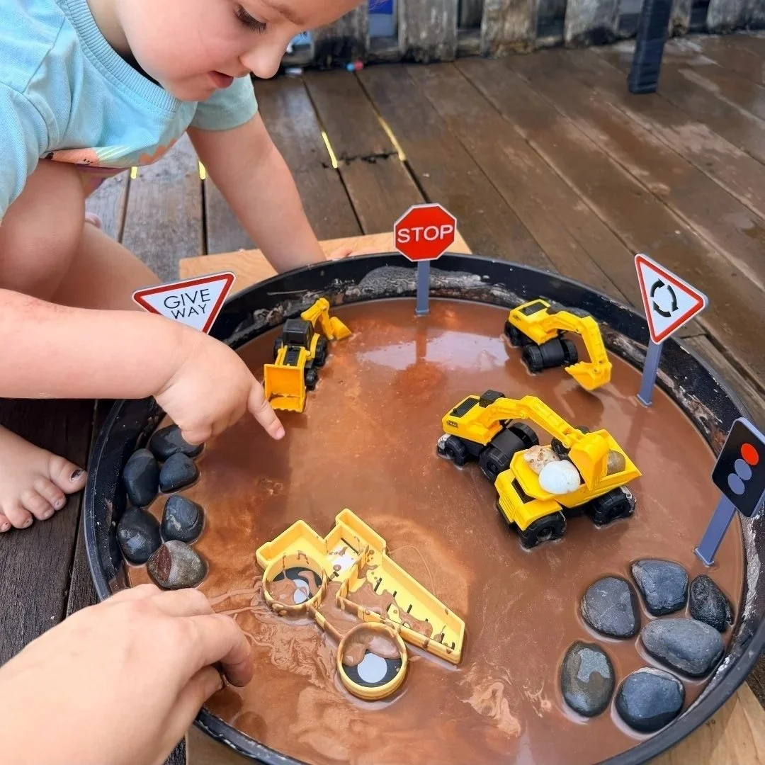 mud+messy+play+with+dump+truck.jpg