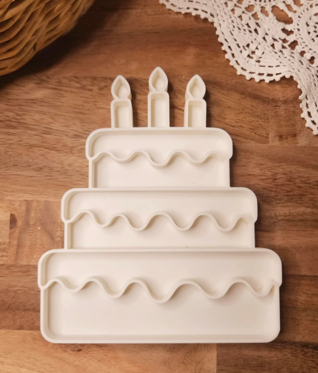 cake sensory play tray.png