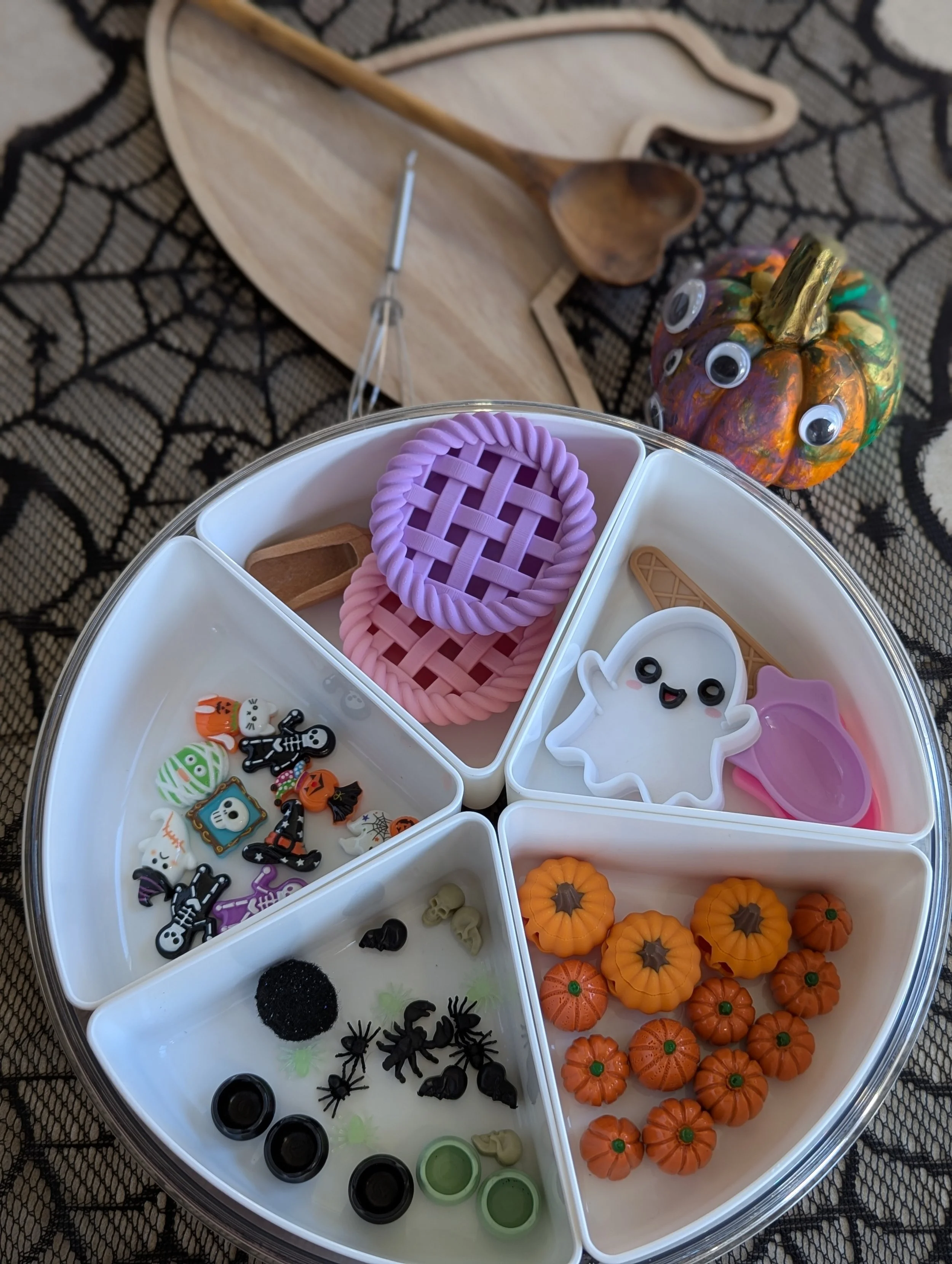 ghost halloween play pie (3).jpg