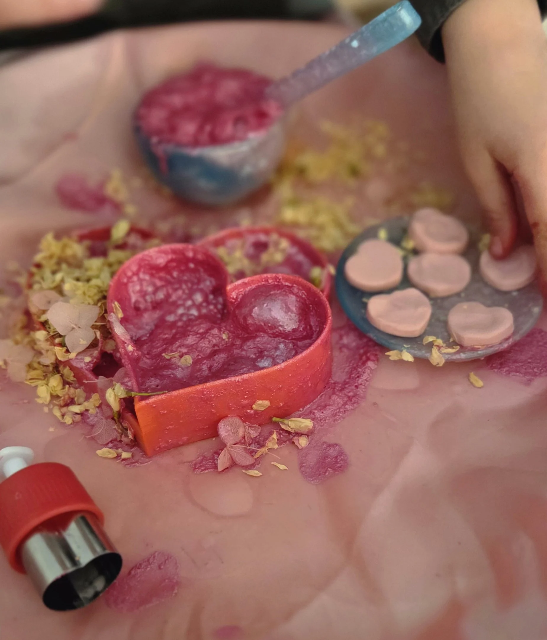 heart sensory play tray 1.jpg