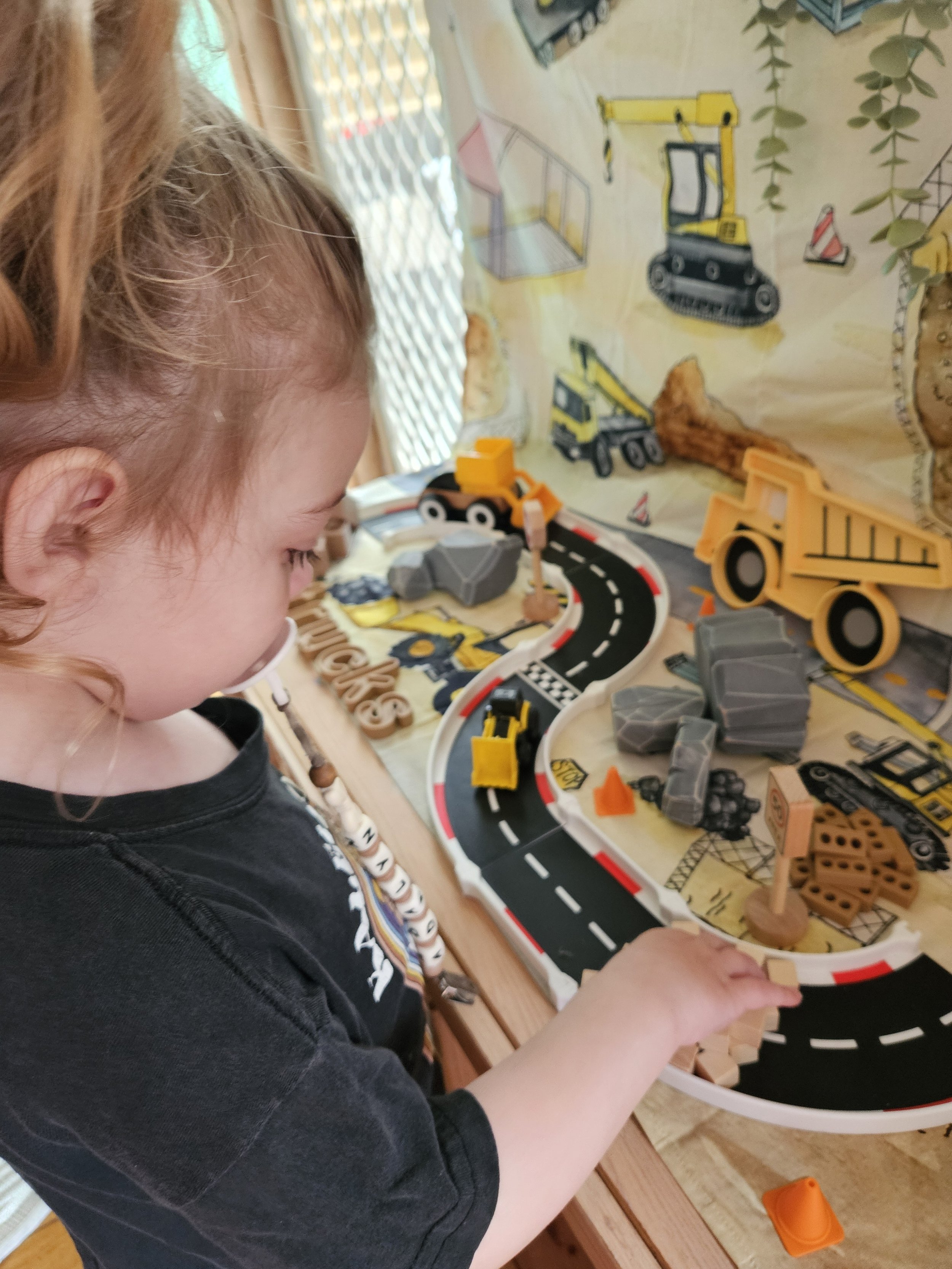 constructino small world activity for toddlers