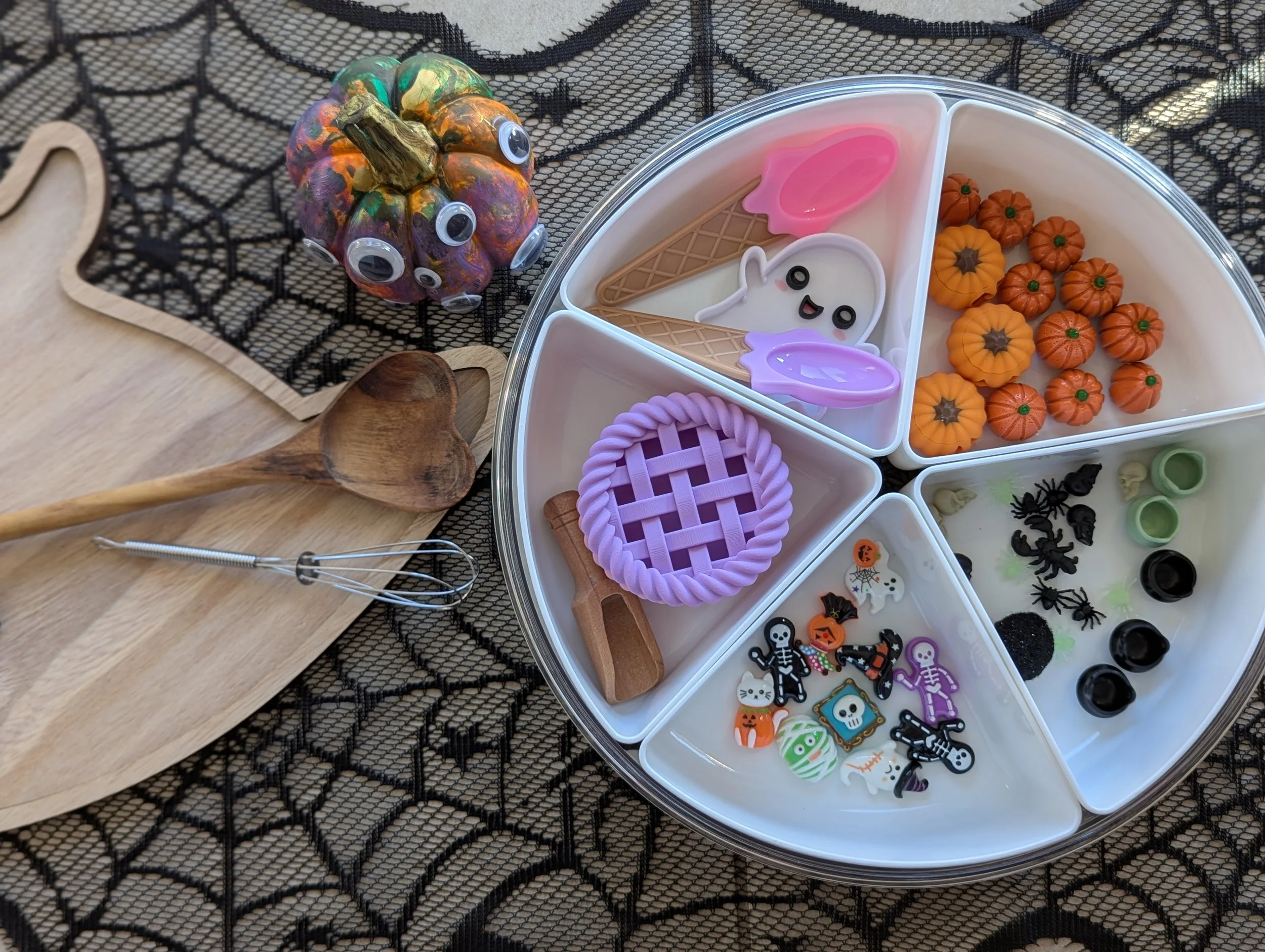 ghost halloween play pie (2).jpg