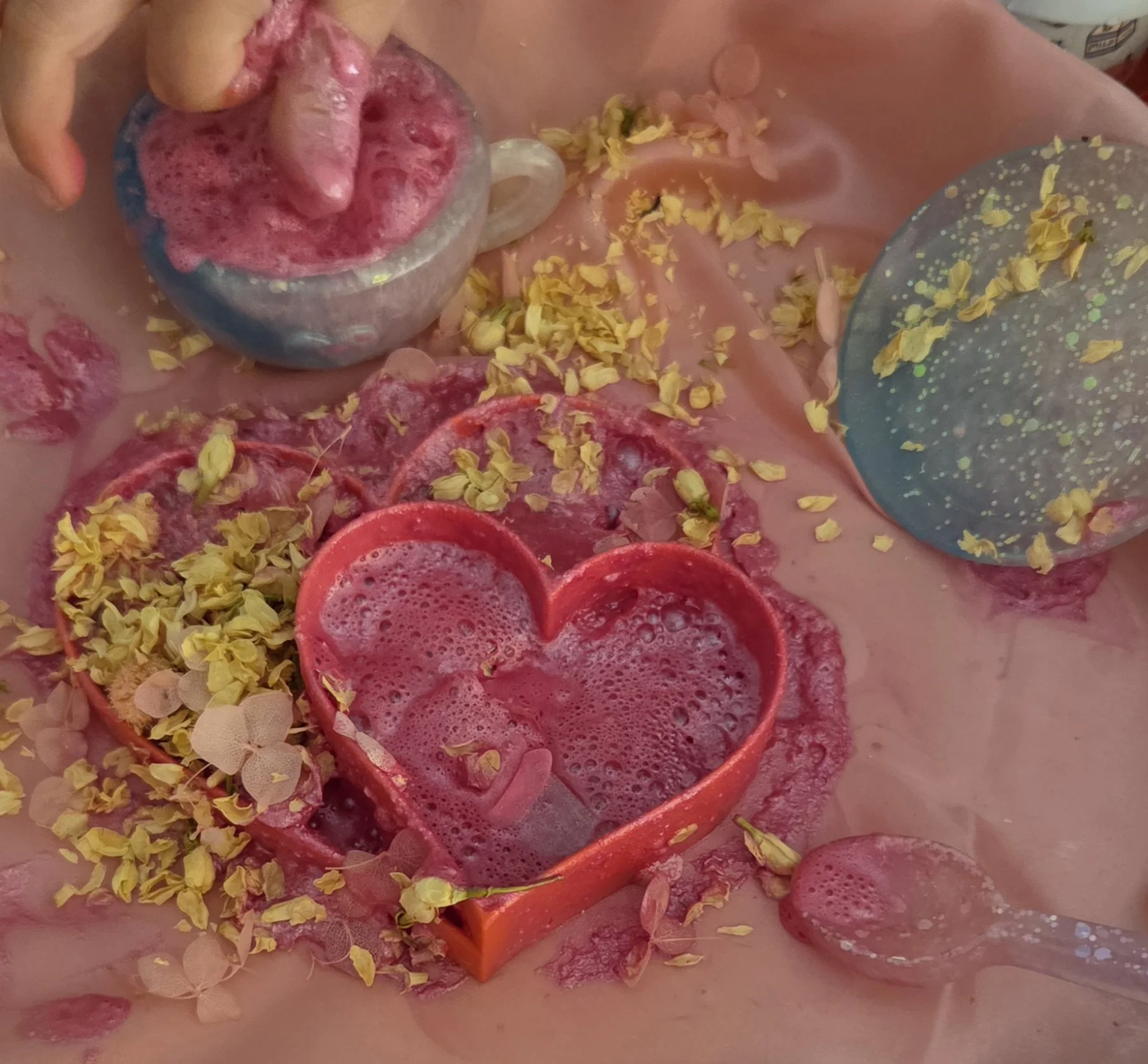 heart sensory play tray 3.jpg