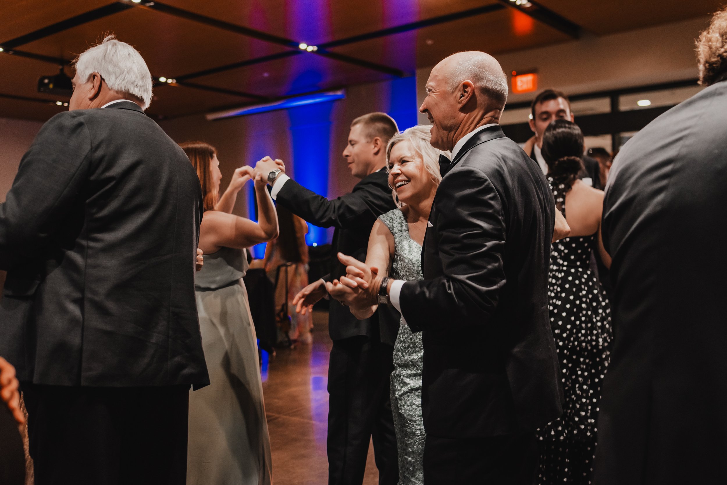 Reception Linfield Pittsburgh, PA National Aviary Wedding-345.jpg