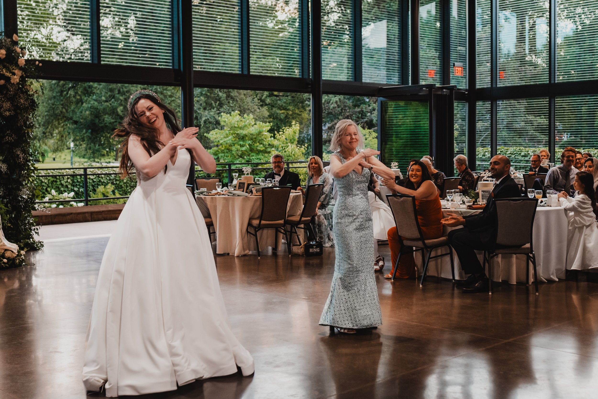 Reception Linfield Pittsburgh, PA National Aviary Wedding-79.jpg