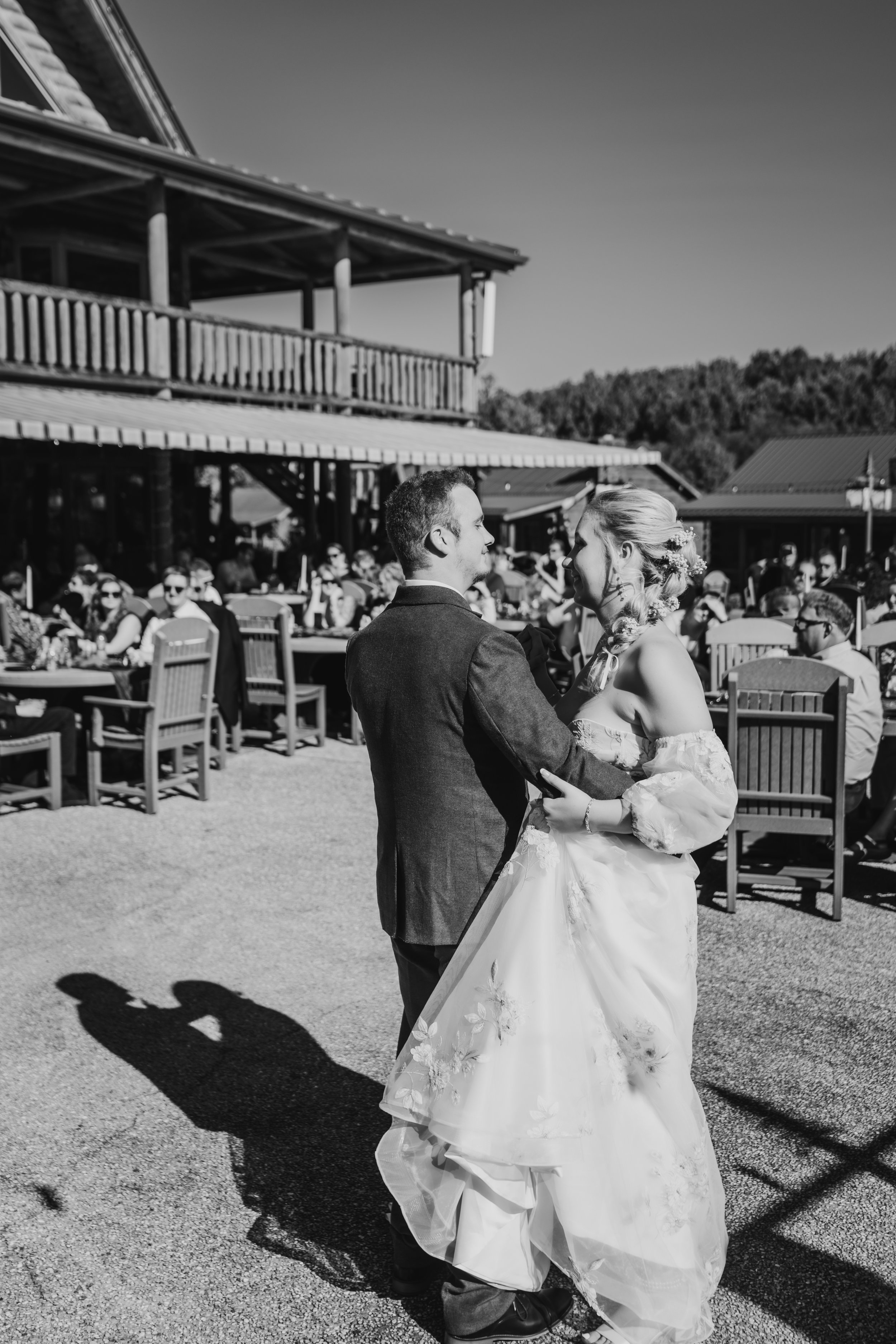 WolfRSmokeholeWVWedding-61.jpg