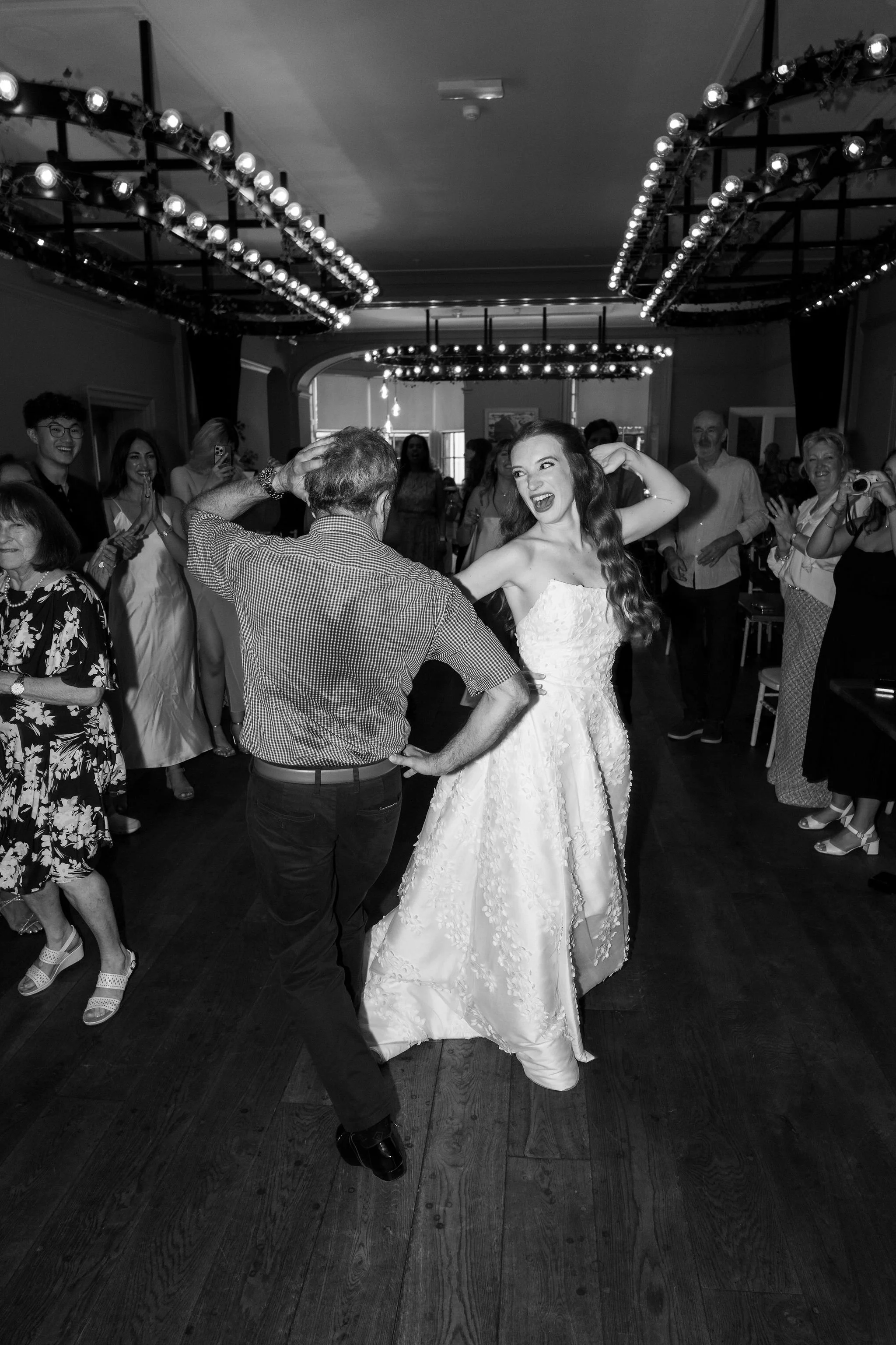 CawdorArmsHotelLlandeiloWeddingPhotographerbyBenHolbrookPhotography-40.jpg