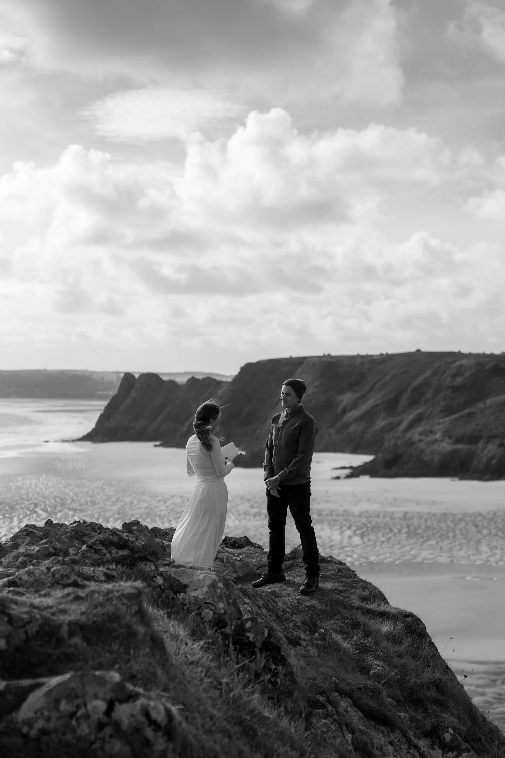 Outdoorcouplephotoshootsessionswalesuk-byBenHolbrookPhotography-218.jpg