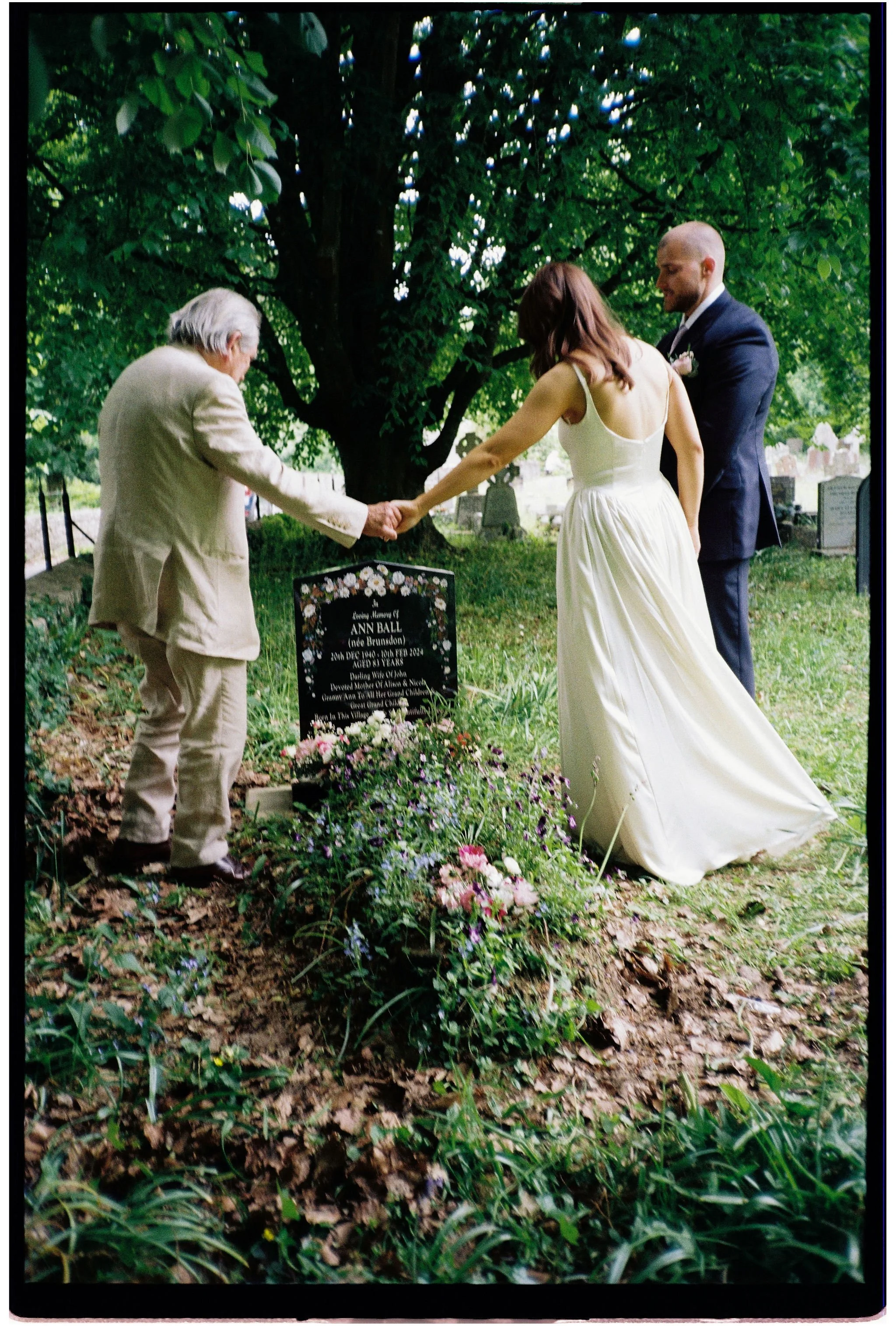 SouthWalesAnalogueWeddingPhotographybyBenHolbrook18.jpg