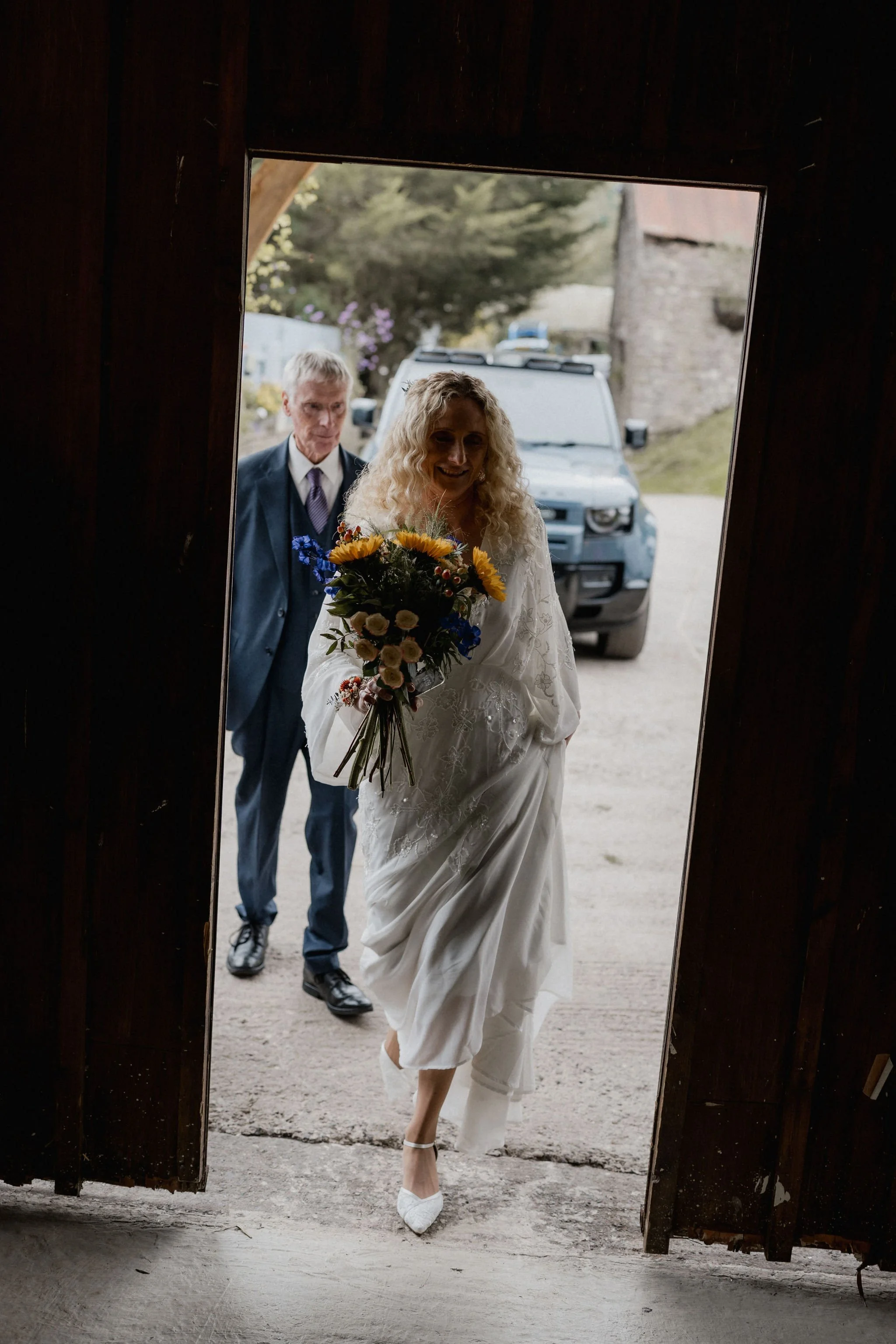 SugarLoafBarnAbergavennySouthWalesWeddingPhotographybyBenHolbrook-19.jpg