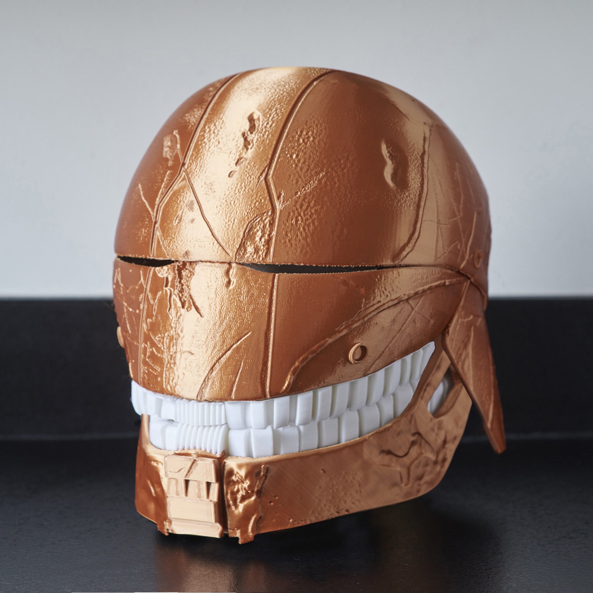 Qimir Helmet 005.jpg