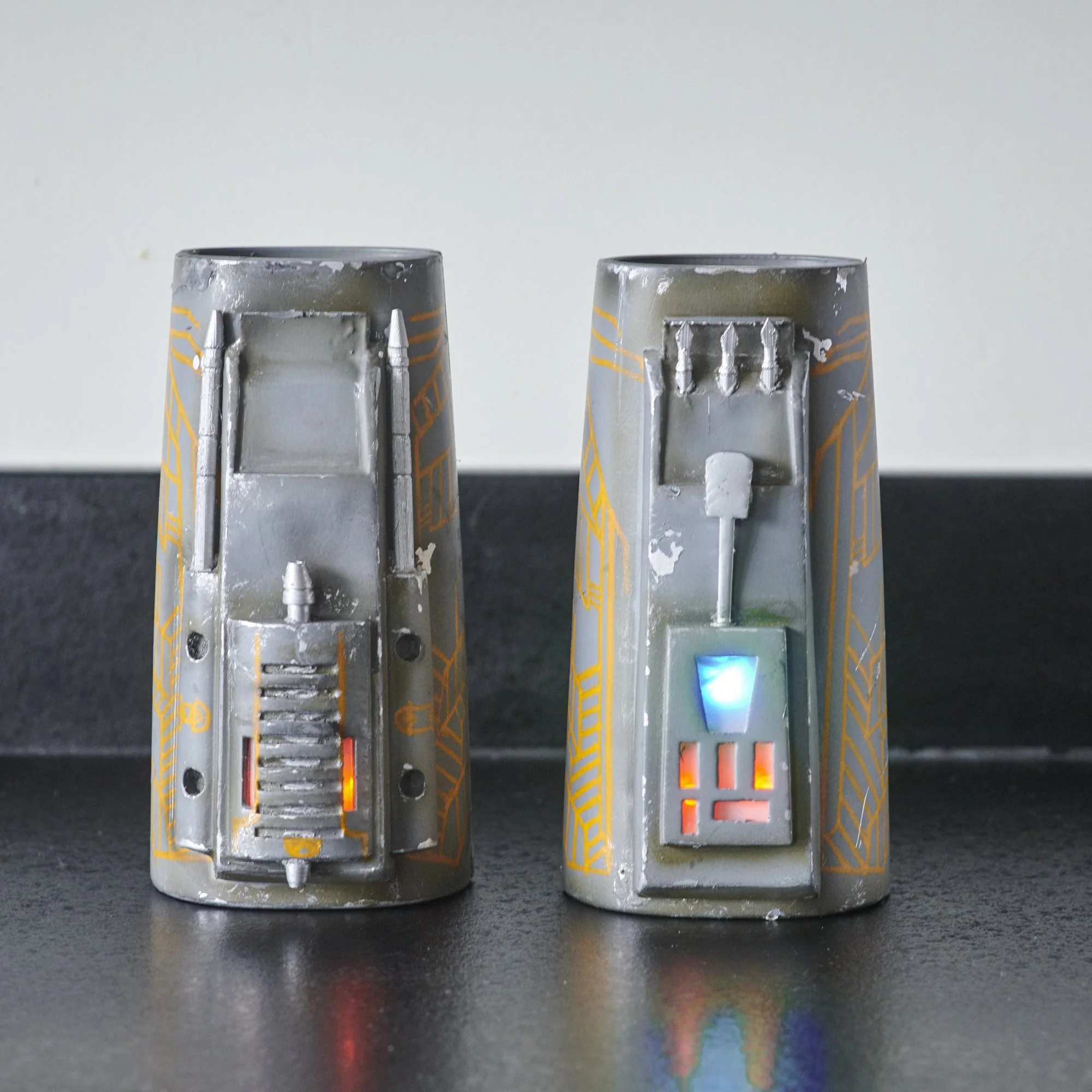 Sabine Wren Gauntlets 005.jpg