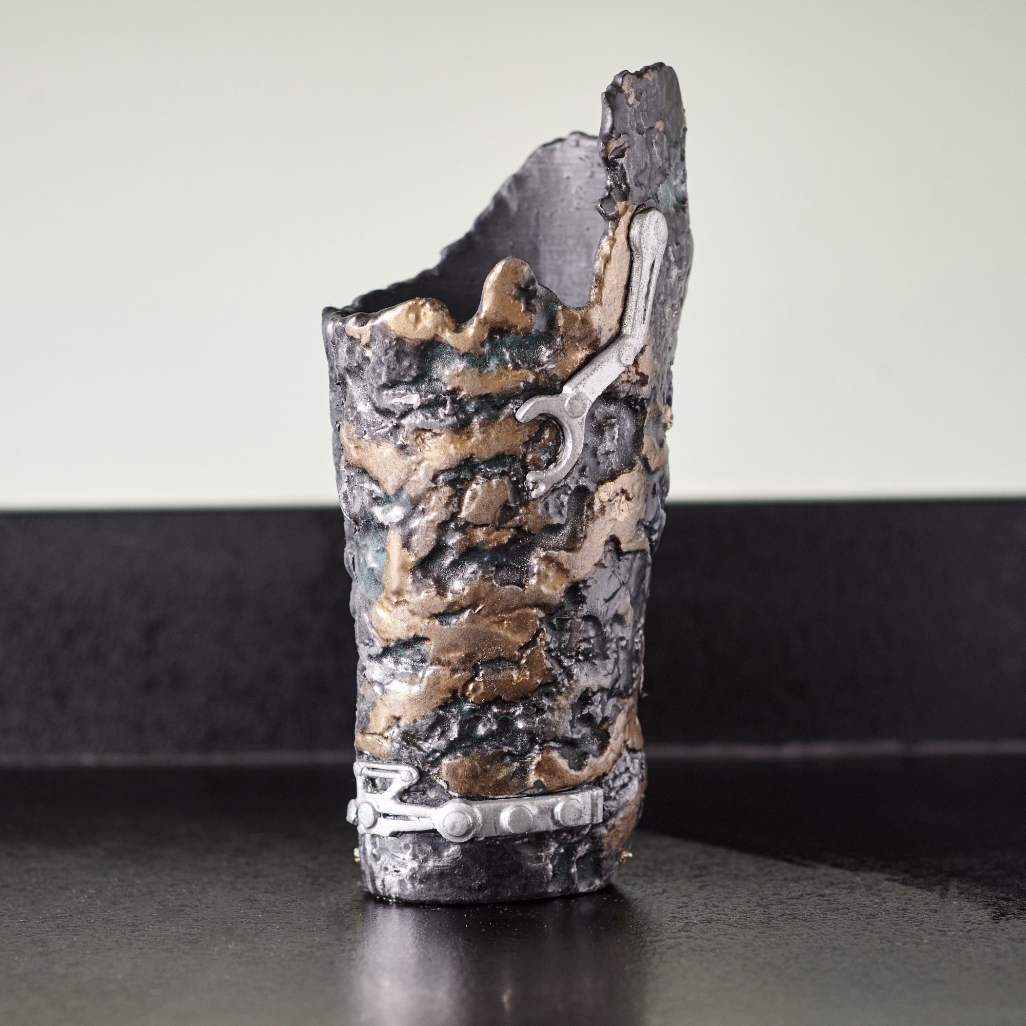 Qimir Gauntlet V2 025.jpg