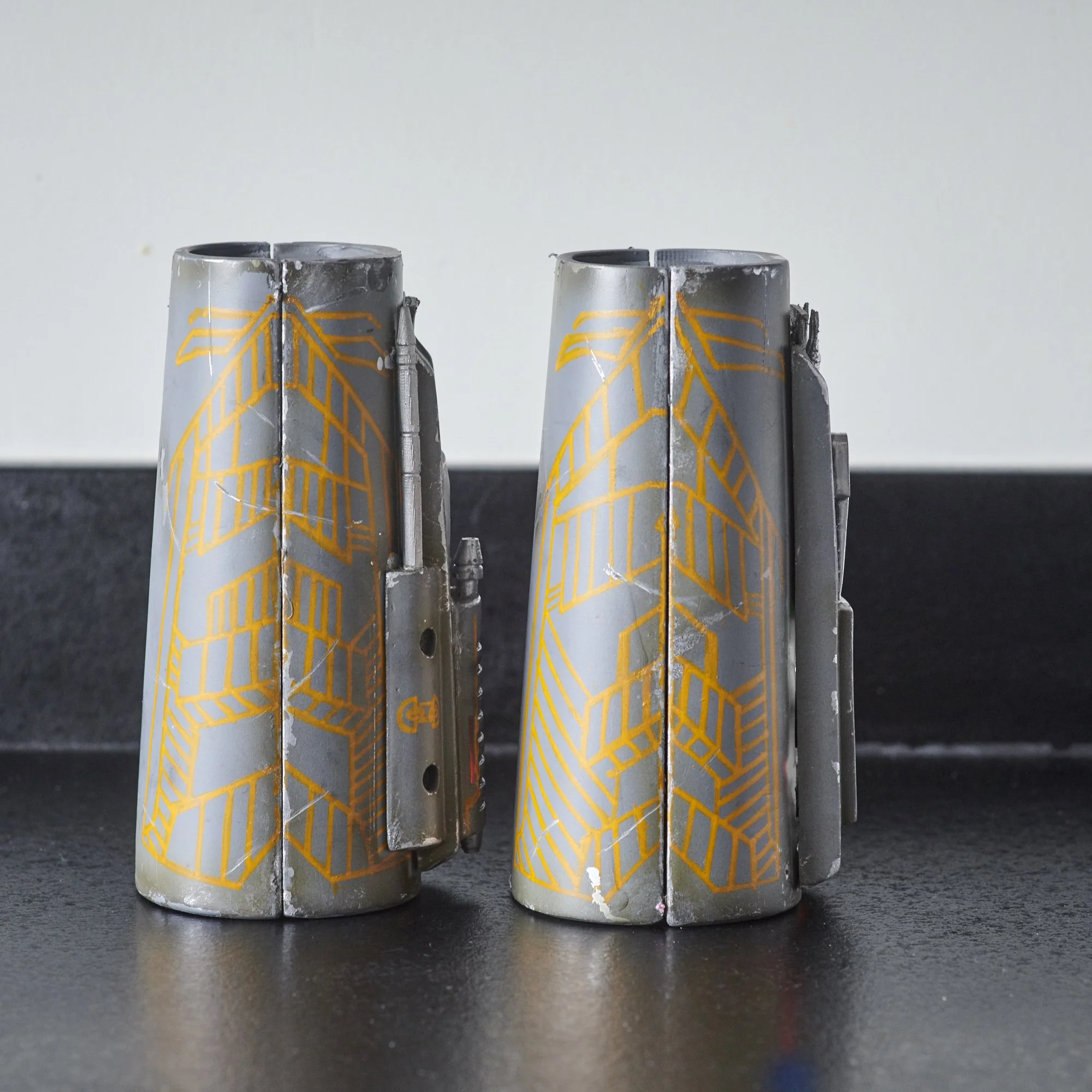 Sabine Wren Gauntlets 004.jpg