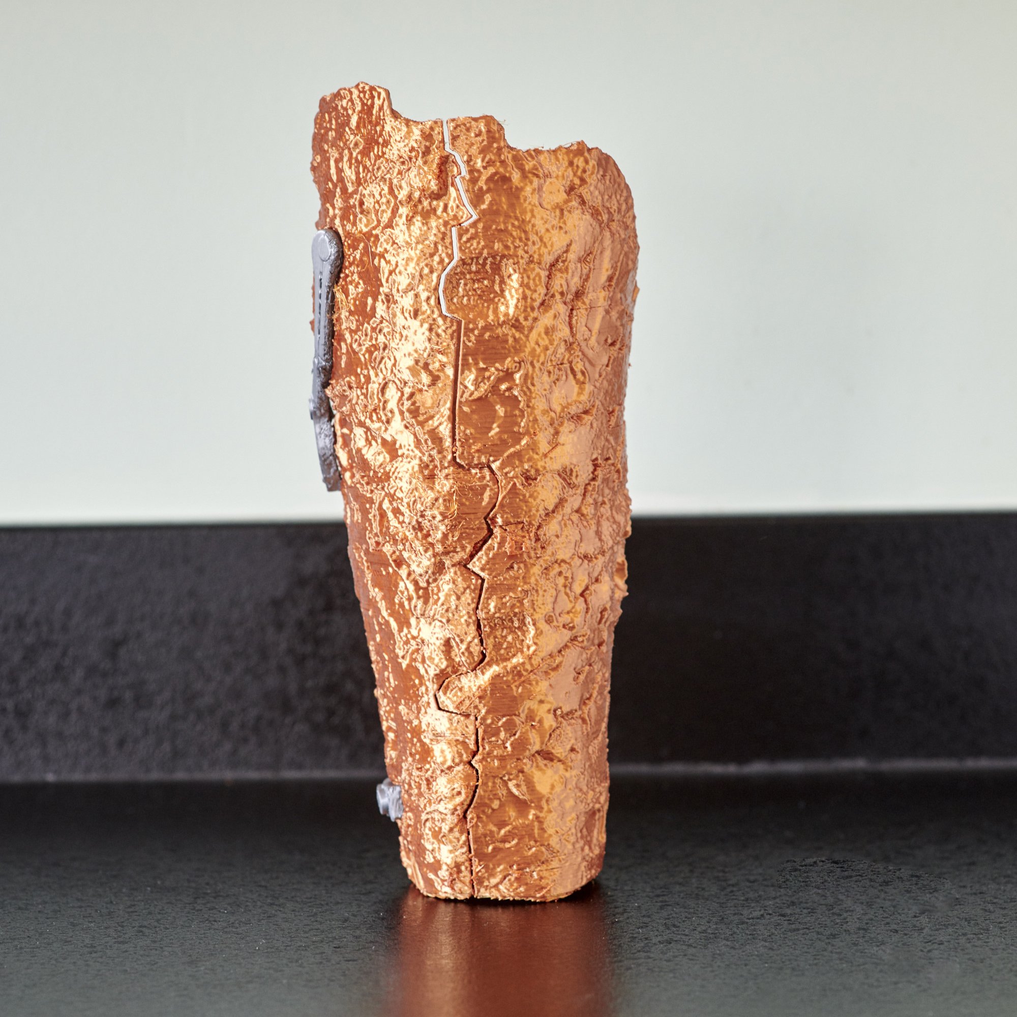 Qimir Gauntlet V2 004.jpg