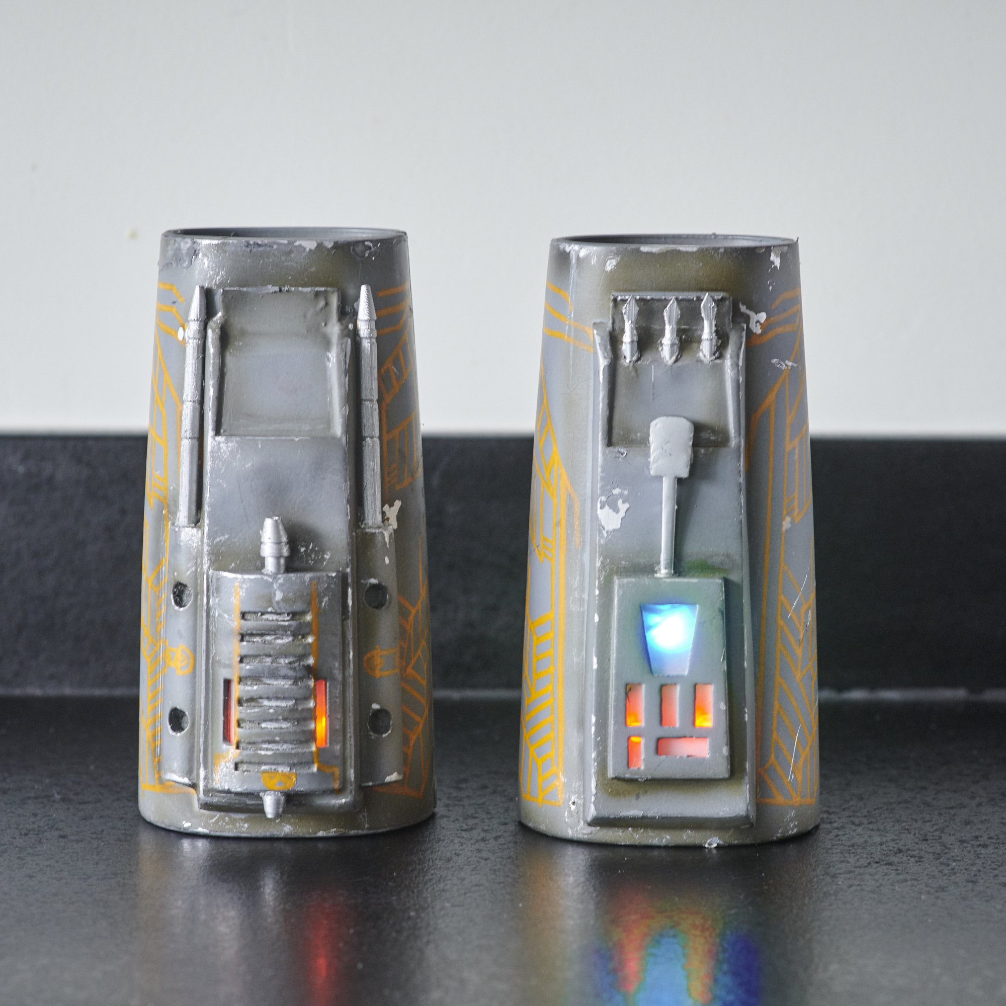 Sabine Wren Gauntlets 005.jpg