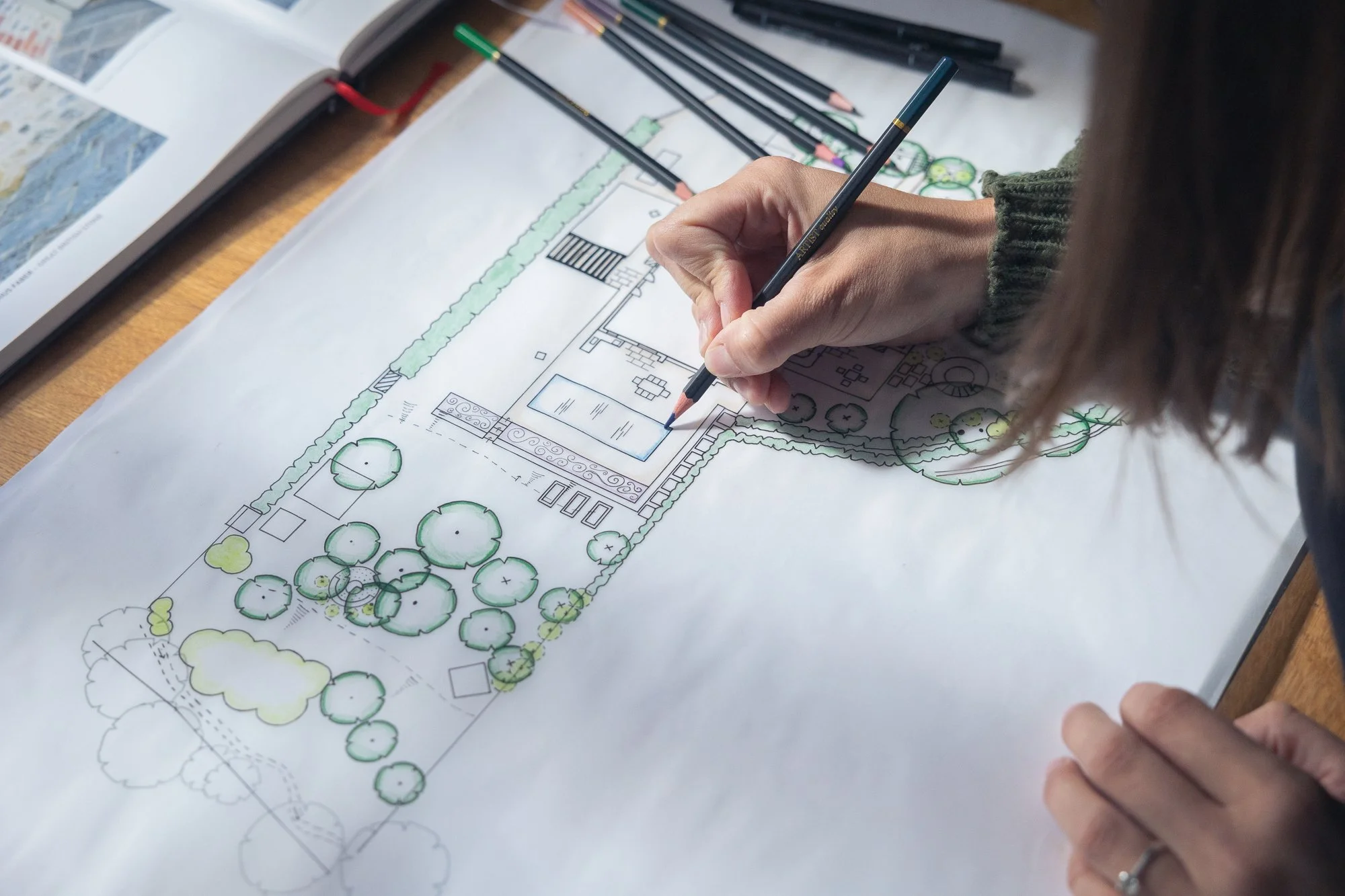 What’s the Difference Between a Garden Designer and a Landscaper?