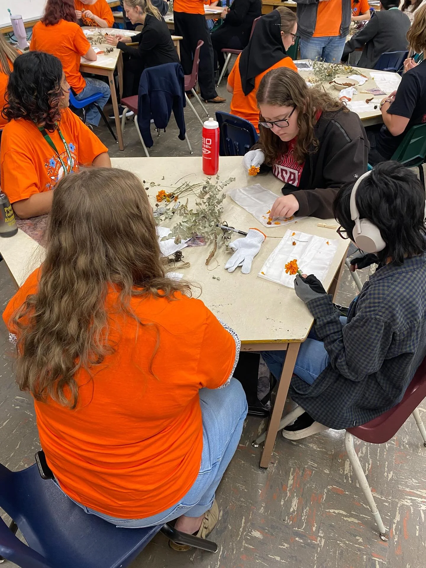 Are #throwbacks still a thing?

It was inspiring to see student teachers from @facultyofed_brandonu working alongside Dr Gannaway - @ngarrngga - and working through discomfort with Grade 11 students @ Neelin High School (Brandon)

We are looking forw