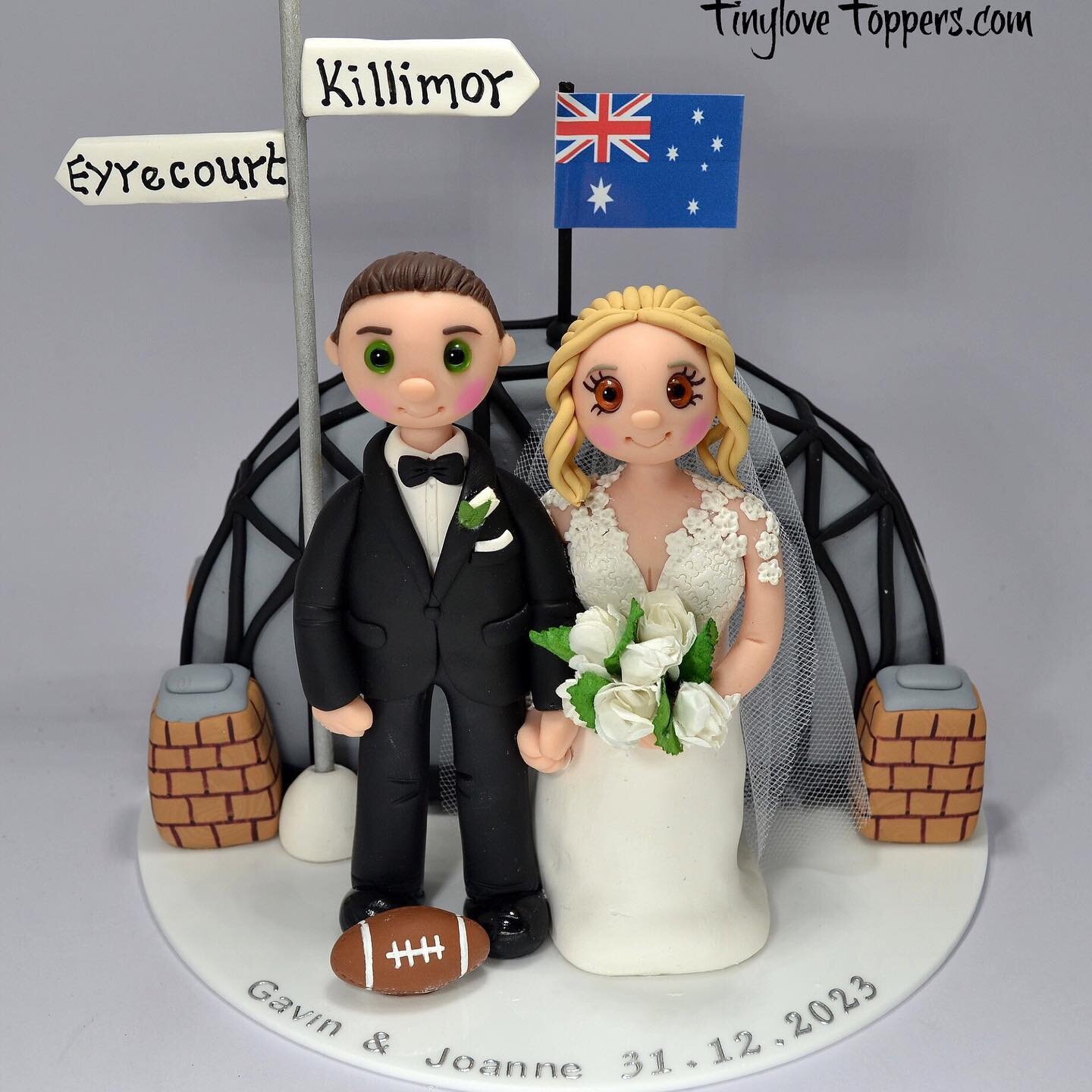 Happy New Year!!

Are you getting married in 2024 or 2025?
would you like a personalised wedding cake topper that you can keep for a lifetime? 
Personalised non edible wedding cake toppers.
made to look like you, lifelong keepsakes.
Message me if you
