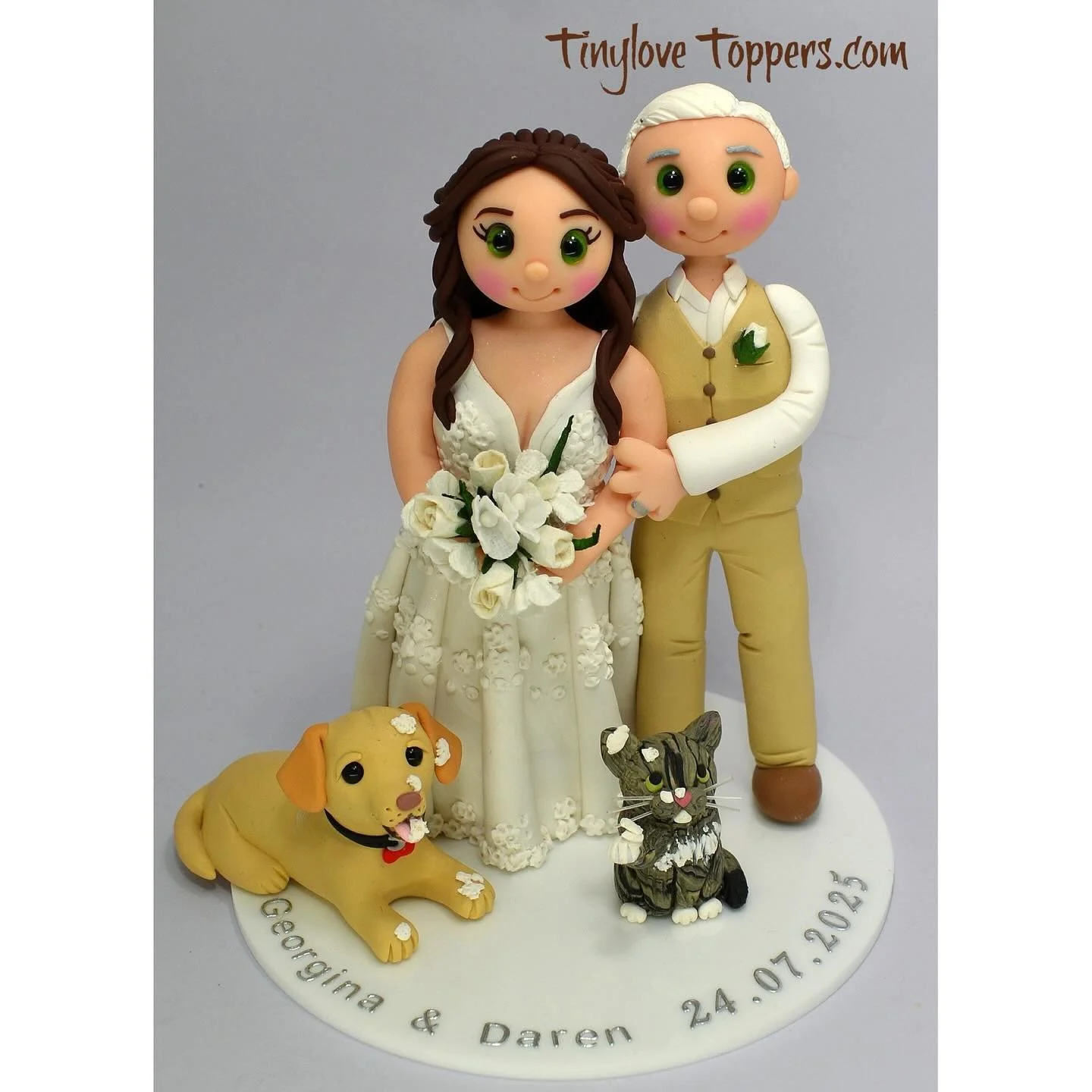 #caketoppersuk #2025weddings #personalisedcaketoppers #2025brides #2026weddings #weddingcakeideas #weddingcaketoppers #weddingcake
#2026weddings #bridetobe #gettingmarried #brideandgroomtobe❤️