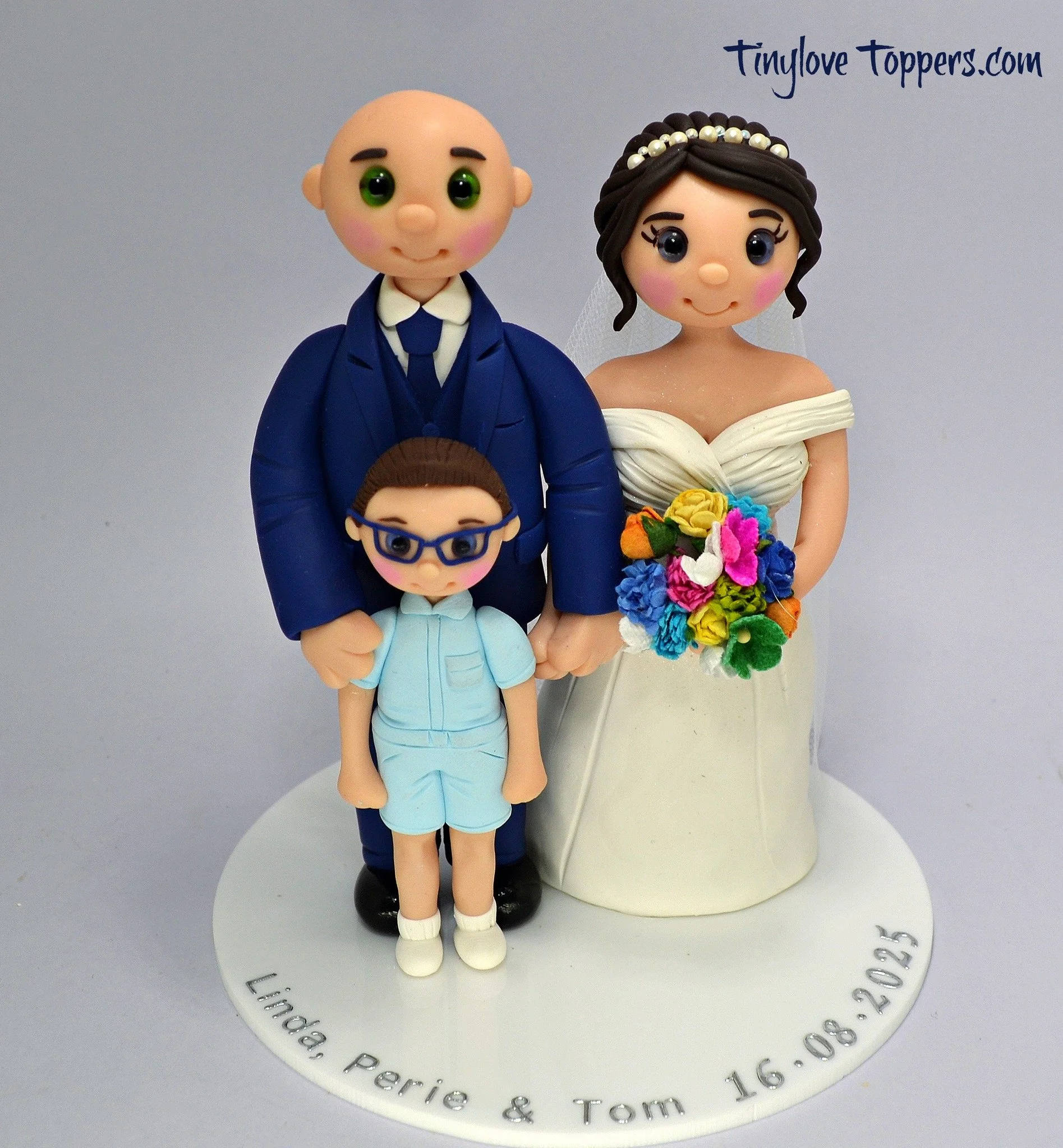 Congratulations to Linda, Perie and Tom!
Thank you for choosing me to make your wedding cake topper for your special day.

If anyone would like a price for a personalised Wedding Cake Topper you can contact me through Facebook or Instagram
or via my 