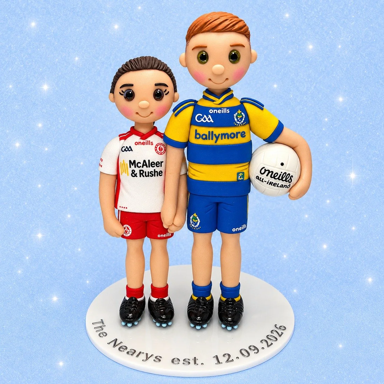 Congratulations to the Nearys, They wanted their personalised wedding cake topper to be dressed in their favourite football teems kit. 💖⚽🇮🇪
#WeddingCakeTopper #ireland #IrishFootball #WeddingInspiration #engagement #bridetobe #BrideAndGroom
