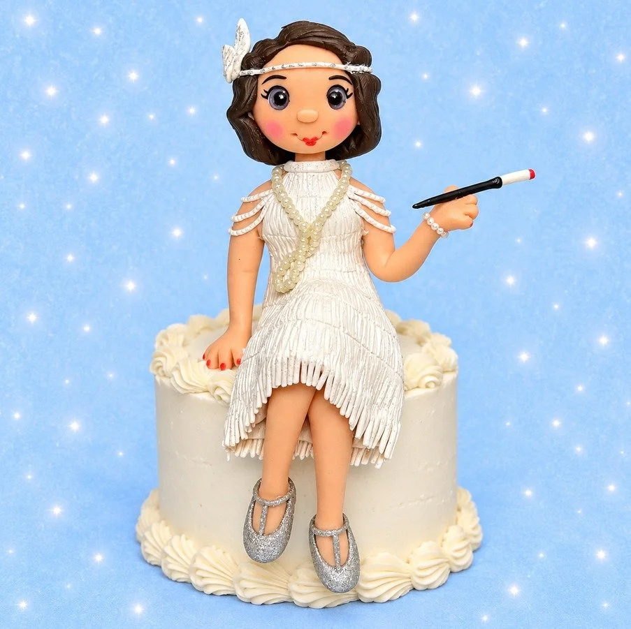 1920's flapper girl birthday cake topper.
#birthdaygirl #birthdaycaketoppers🎂 #flapperstyle