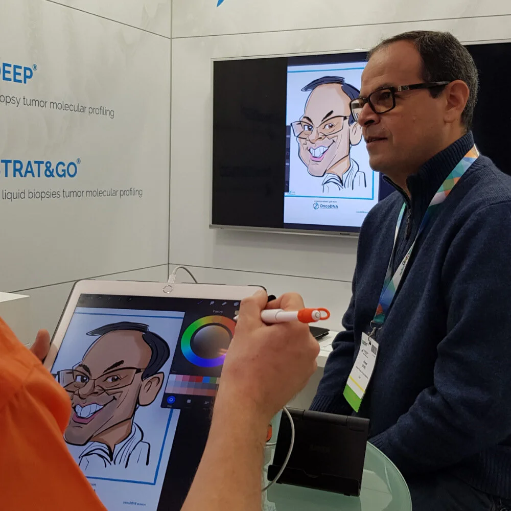 Schnelllzeichner auf Messe in München - 