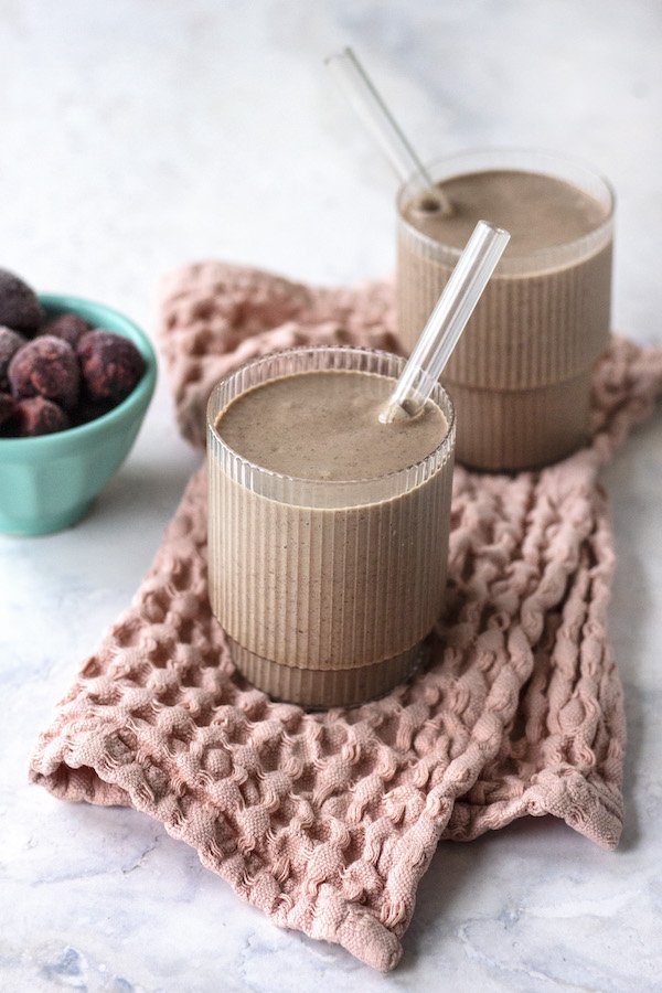 cherry and brazil nut smoothie