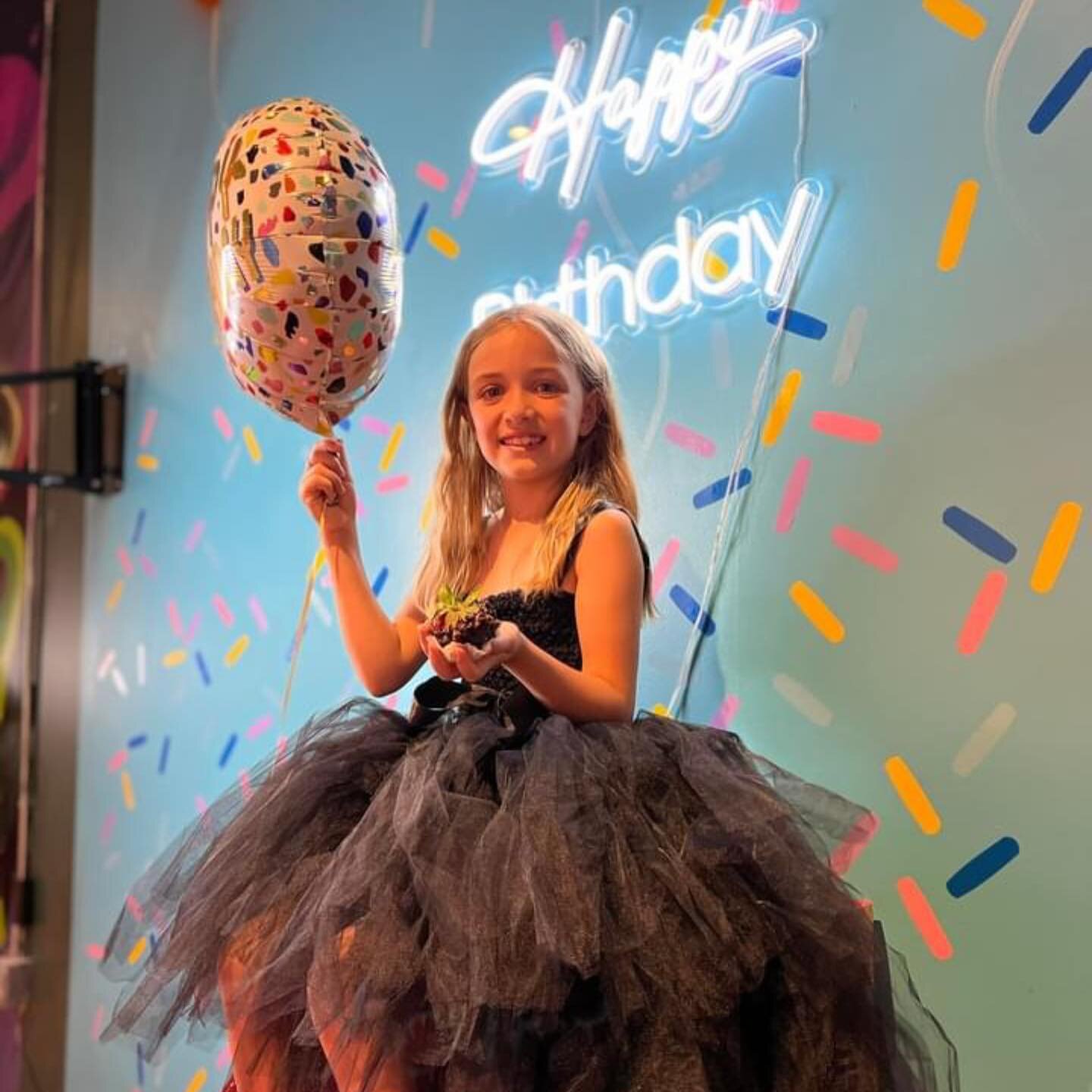 We ❤️ helping you celebrate your birthday at the Chattanooga Selfie Museum! 🥳🎉