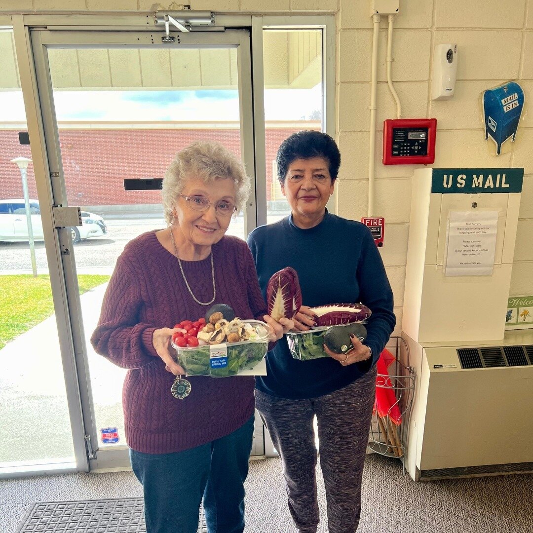 Earlier this week our friends at @gorollingtomato stopped by to provide fresh mushrooms, avocados, strawberries, bread, and more to the elders of the Nampa community who call Golden Glow Tower home. 

Thank you to Julie and the team for sharing good,