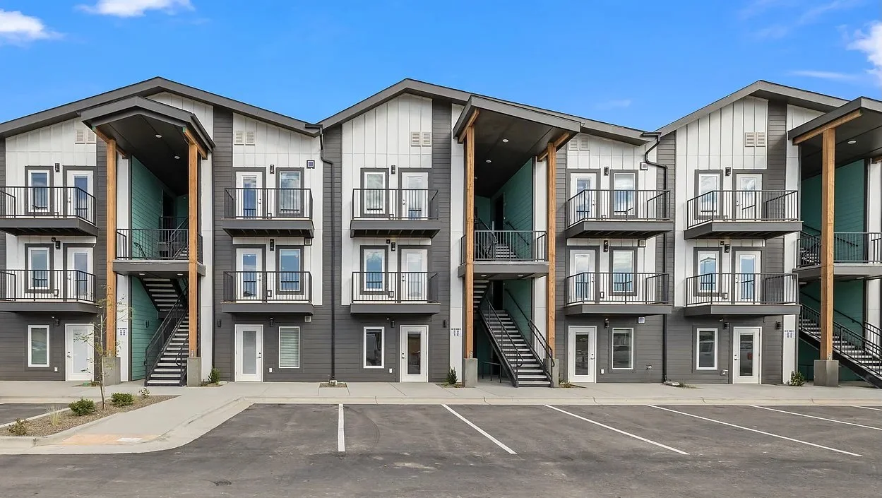 Falcon's Landing (Mountain Home, ID | 4 Homes)