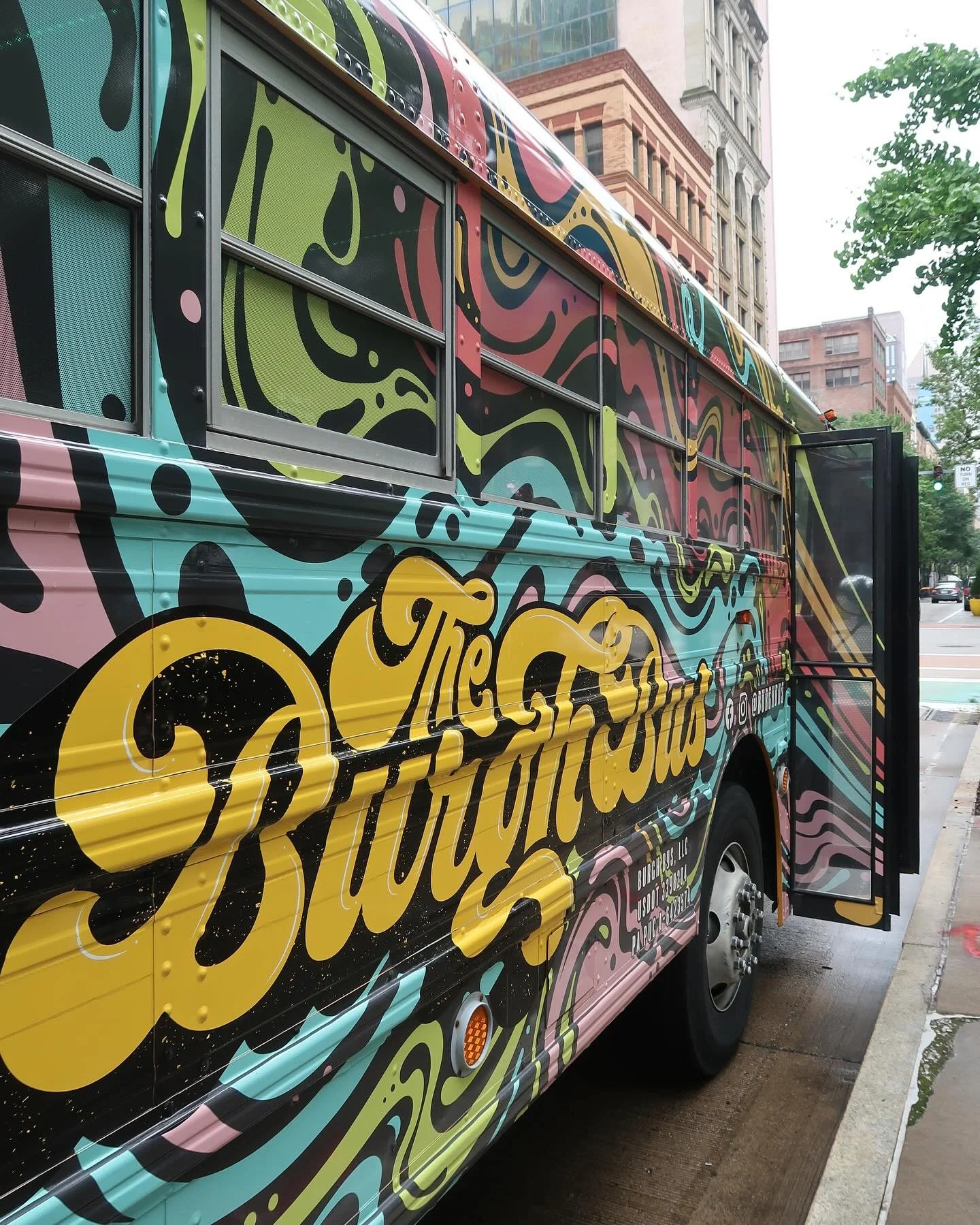 🍻🚌NEIGHBORHOOD BREWERY HOP🚌🍻

Tickets are only $15!

Saturday, August 2nd
3-7pm

Cruise around Hazelwood &amp; Greenfield and explore these neighborhood favorites:

@mondaysbrewing 
@greenhousecooppgh 
@hazelgrovebeer 
@pghwoodshouse 
@newfranceb