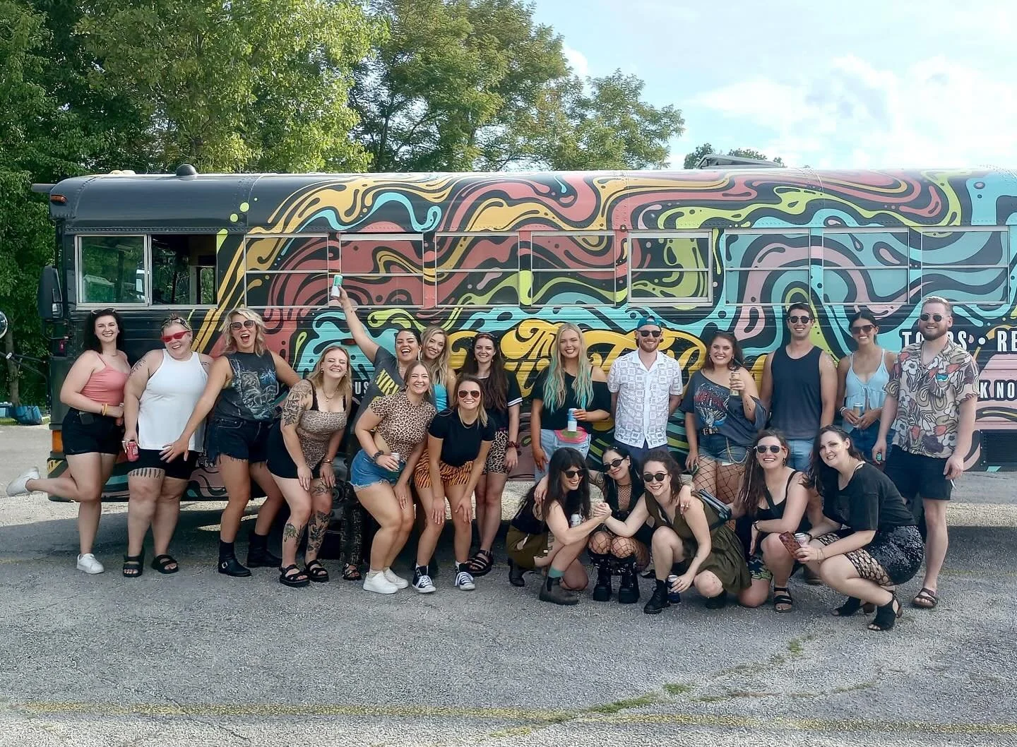 🤩Kesha Shuttle + Tailgate 7/26‼️