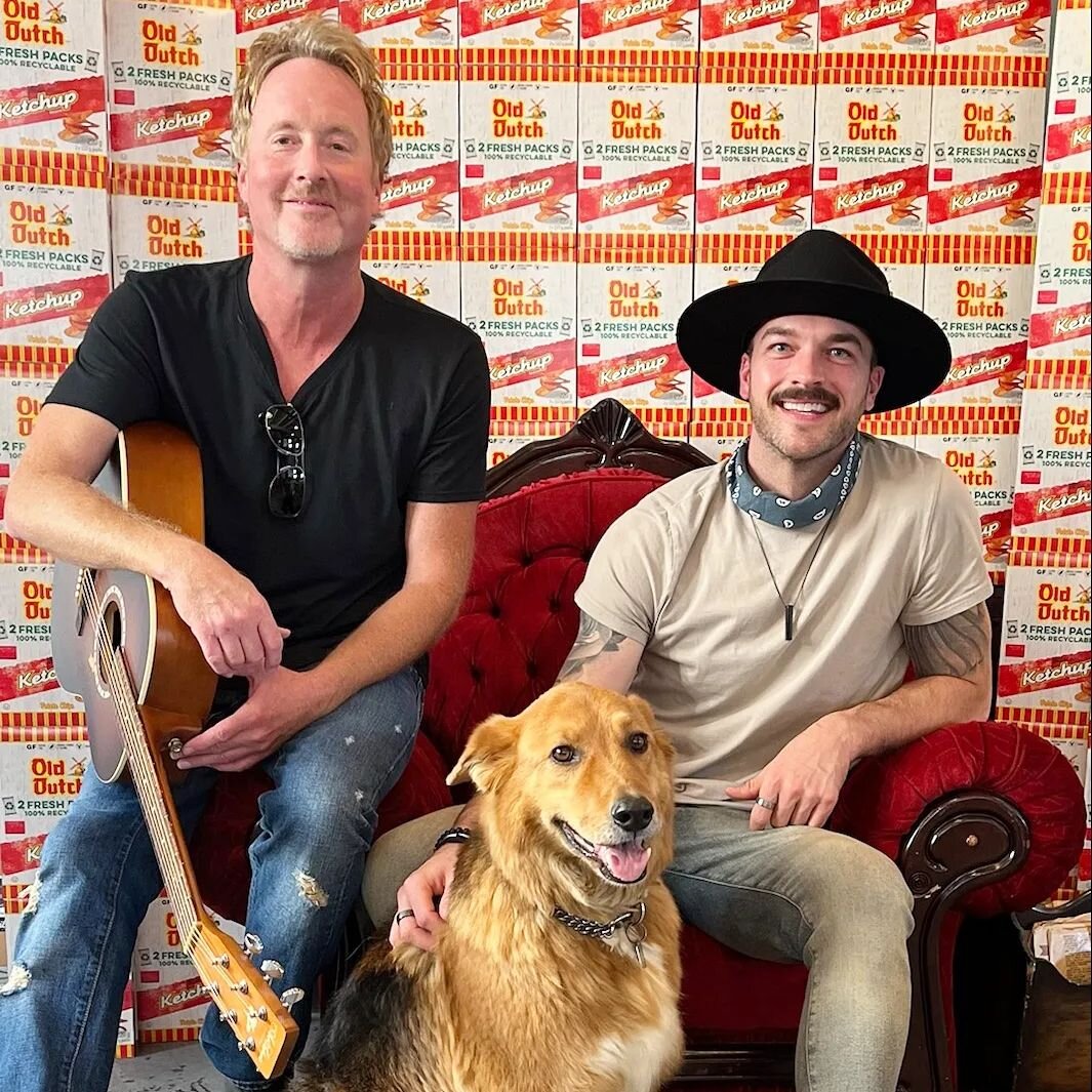 We like our chips how we like our music: all 🇨🇦!

If you're popping by @theprairieemporium during #ccmaawards weekend, feel free to sit down on our throne of @old_dutch_canada ketchup chips and snap a pic! 📸

#thebluejaysessions #theprairieemporiu