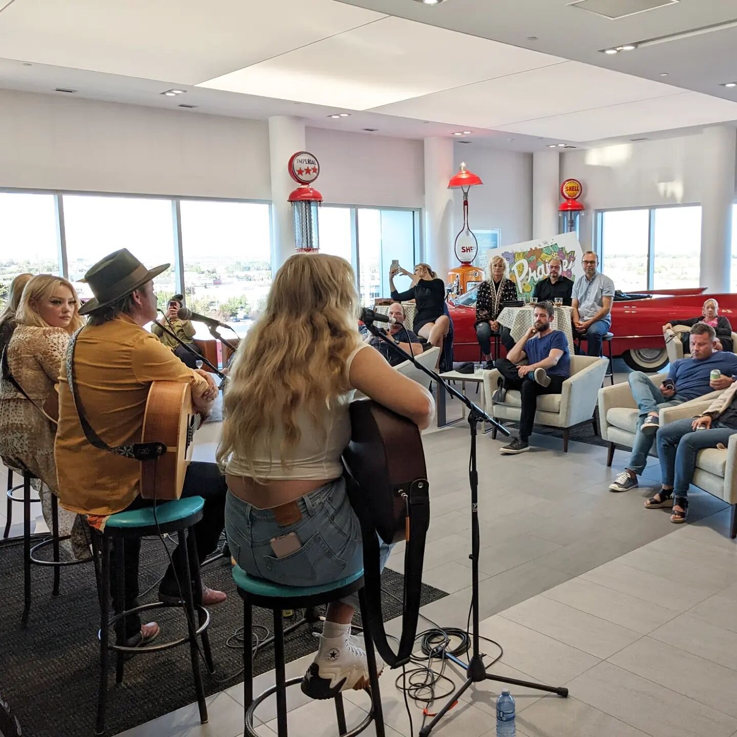 In addition to last week's evening sessions, we also had fantastic happy hour and afternoon sessions featuring a ton of the #bluejayfam and new (to us) talent too, especially the youth session hosted by @ryanrlindsay featuring @berlynbroadhead_, @pai