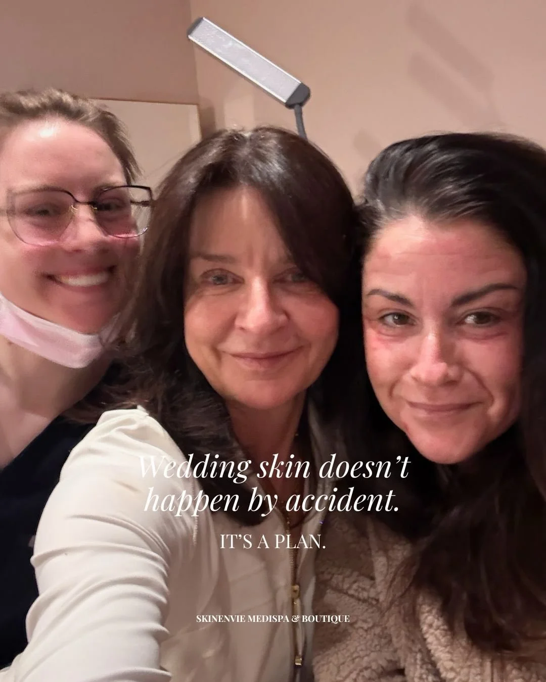 Le plan peau d&rsquo;Erika pour son mariage = 9 mois de strat&eacute;gie 💍

Pas un traitement. Pas une tendance.
Un vrai plan : soins en clinique + routine &agrave; la maison.

Chaque plan est personnalis&eacute; selon votre peau, vos objectifs et v